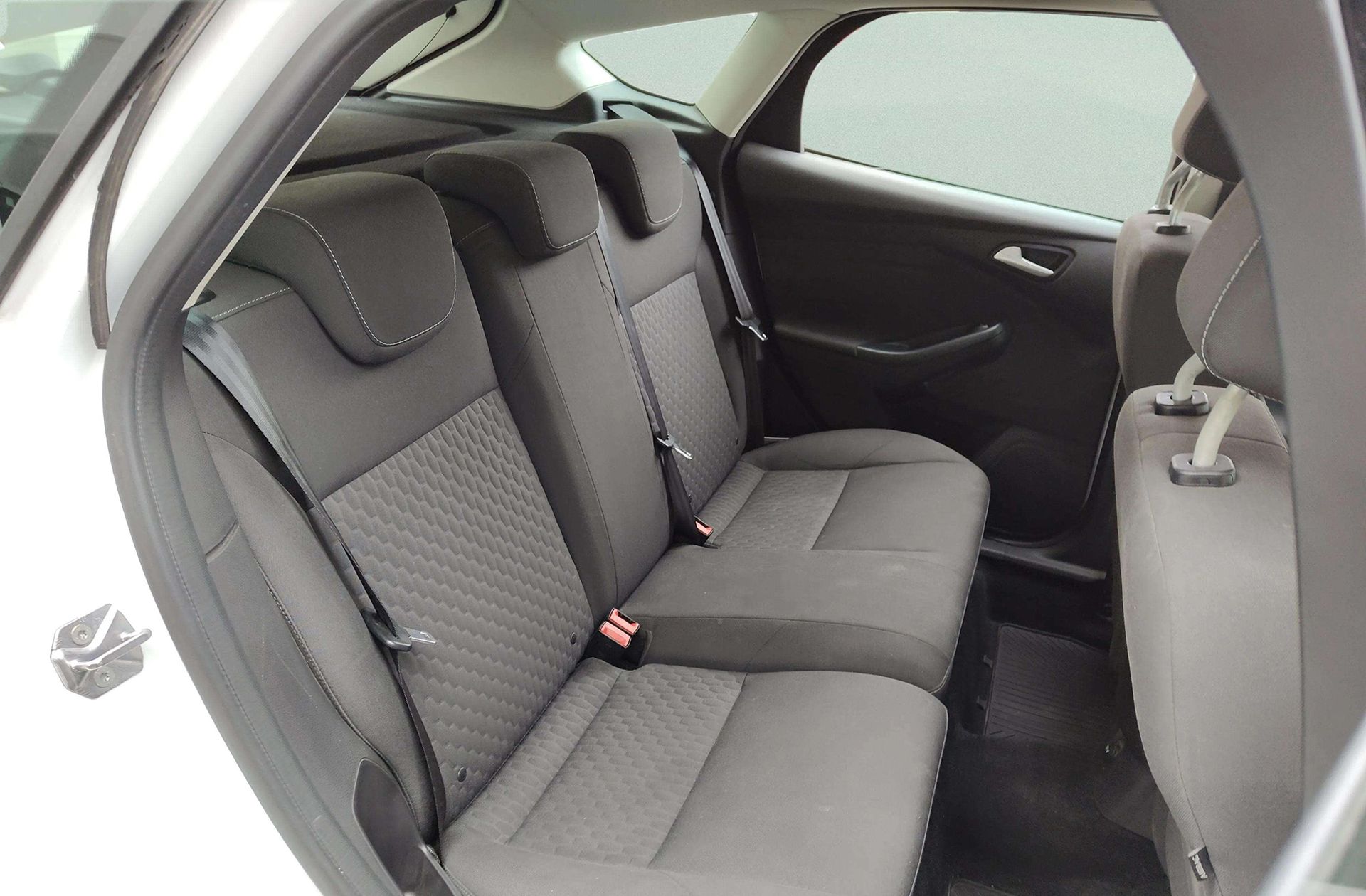 Ford Focus 1.0 EcoBoost Trend - foto 16