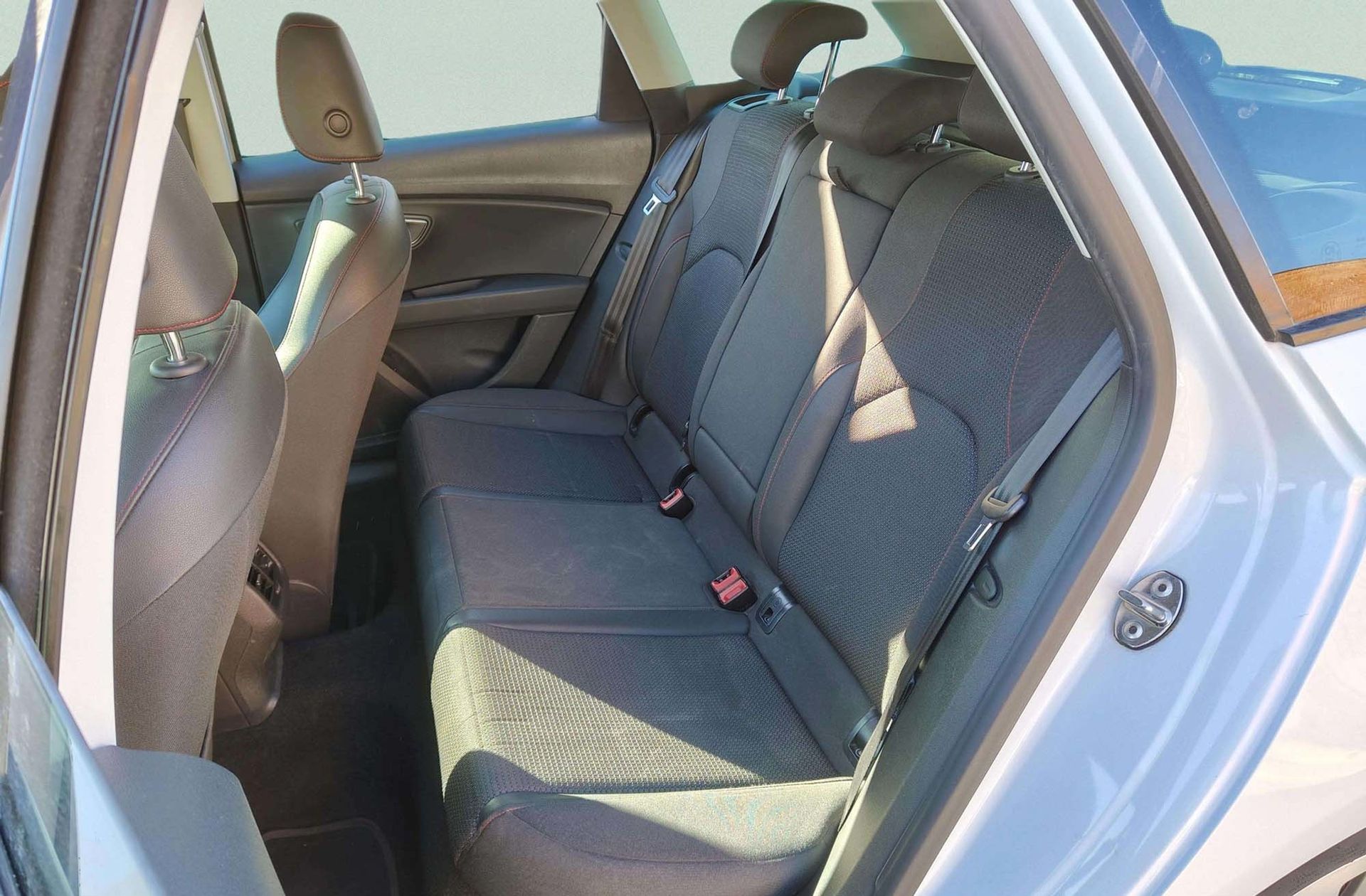 SEAT León ST 2.0 TDI FR - foto 13
