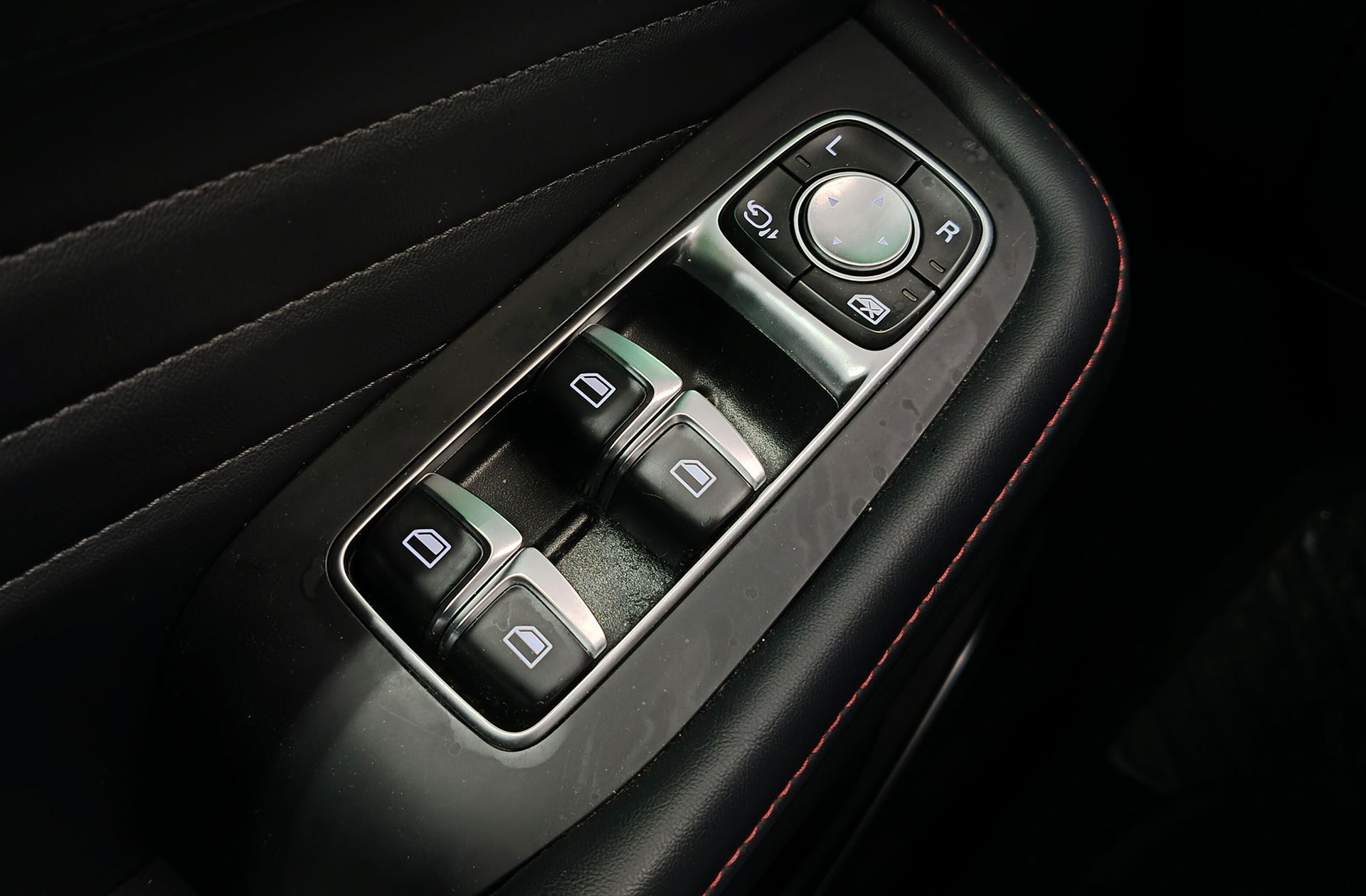 MG HS 1.5 Turbo GDI Luxury - foto 40