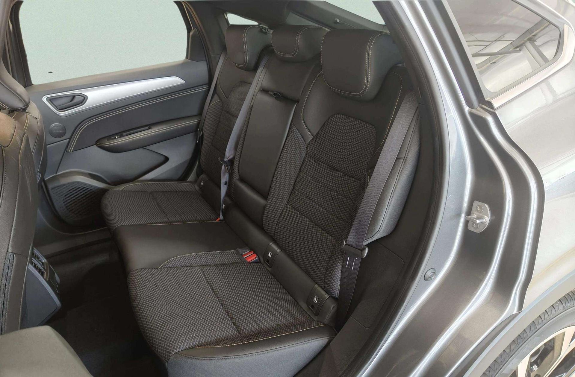 Renault Arkana Techno E-Tech full hybrid - foto 11