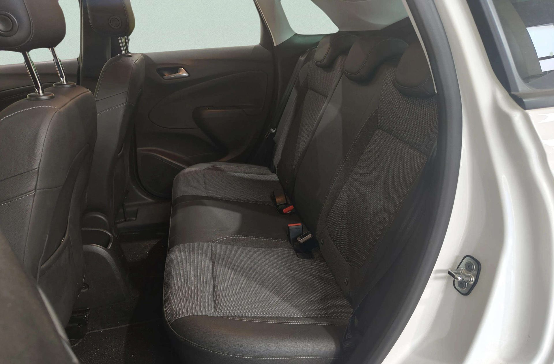 Opel Crossland 1.2 Business Elegance - foto 13
