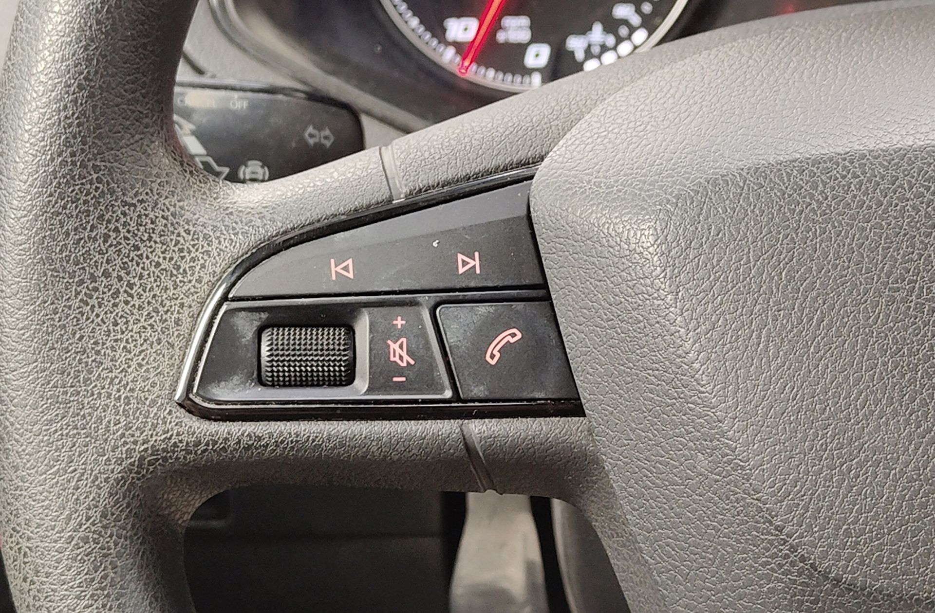 SEAT Ibiza 1.0 MPI Reference - foto 23