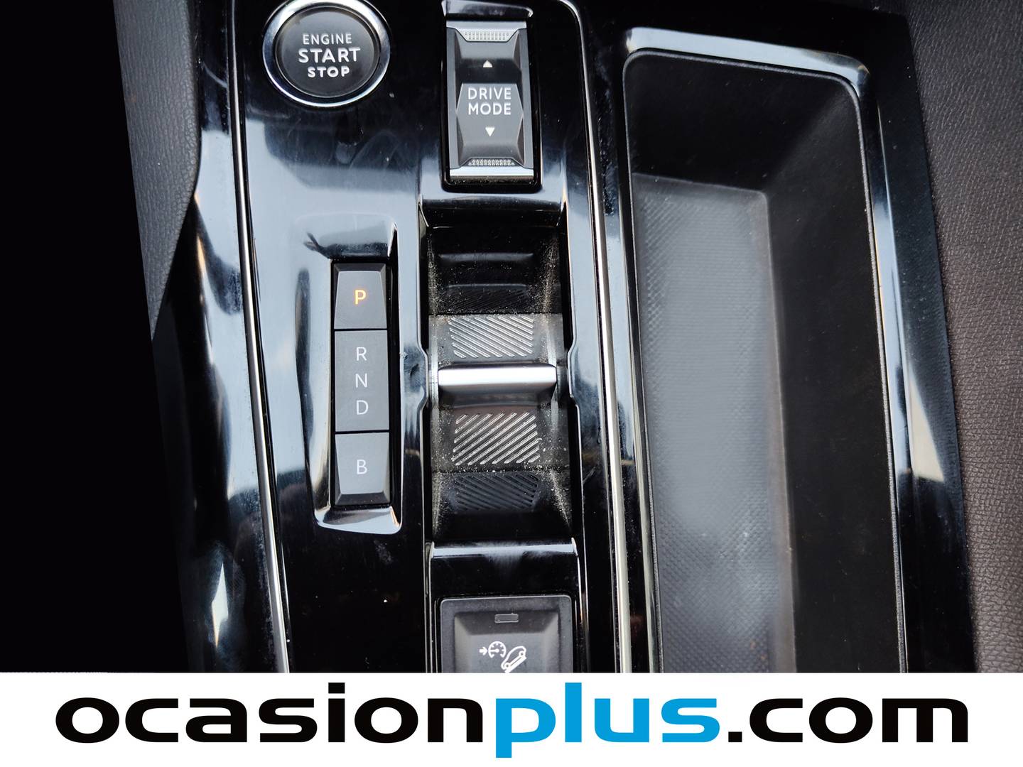 Foto Peugeot 3008 Hybrid Peugeot 3008 Hybrid 300 Allure Pack e-EAT8 (300 CV)