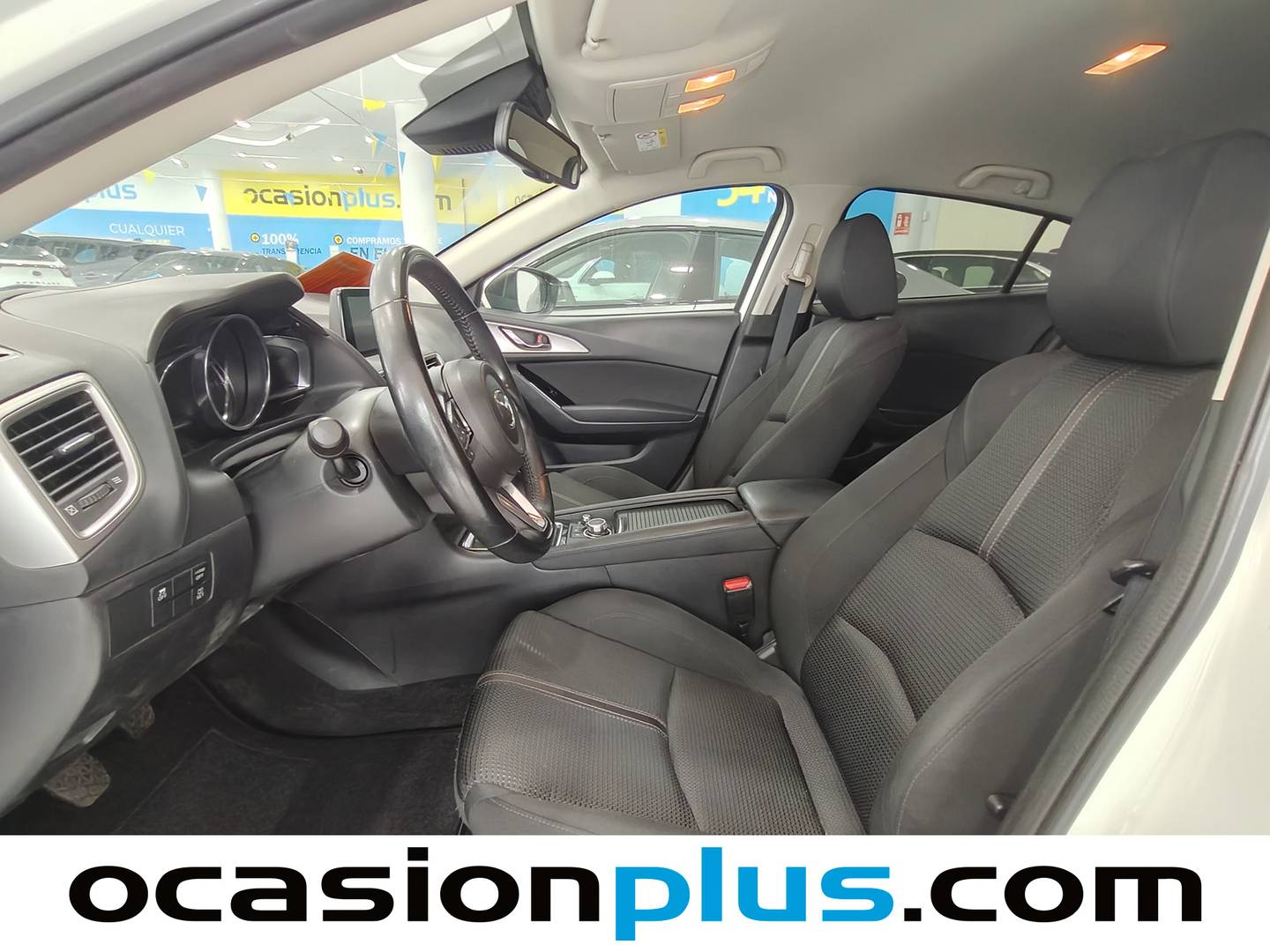Foto asientos delanteros Mazda Mazda3 Mazda Mazda 3 2.0 GE Black Tech Edition MT (120 CV)
