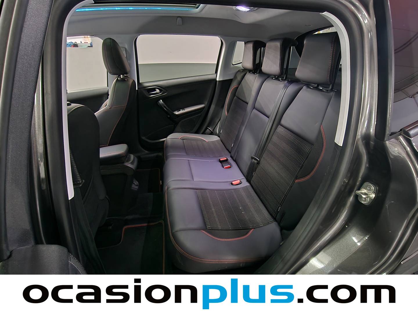 Foto asientos traseros Peugeot 2008 Peugeot 2008 BlueHDi 120 GT Line EAT6 (120 CV)