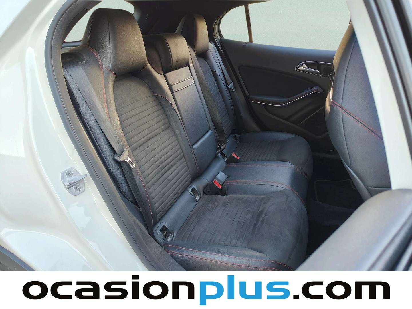 Foto Mercedes GLA Mercedes-Benz GLA 200 d AMG Line (136 CV)