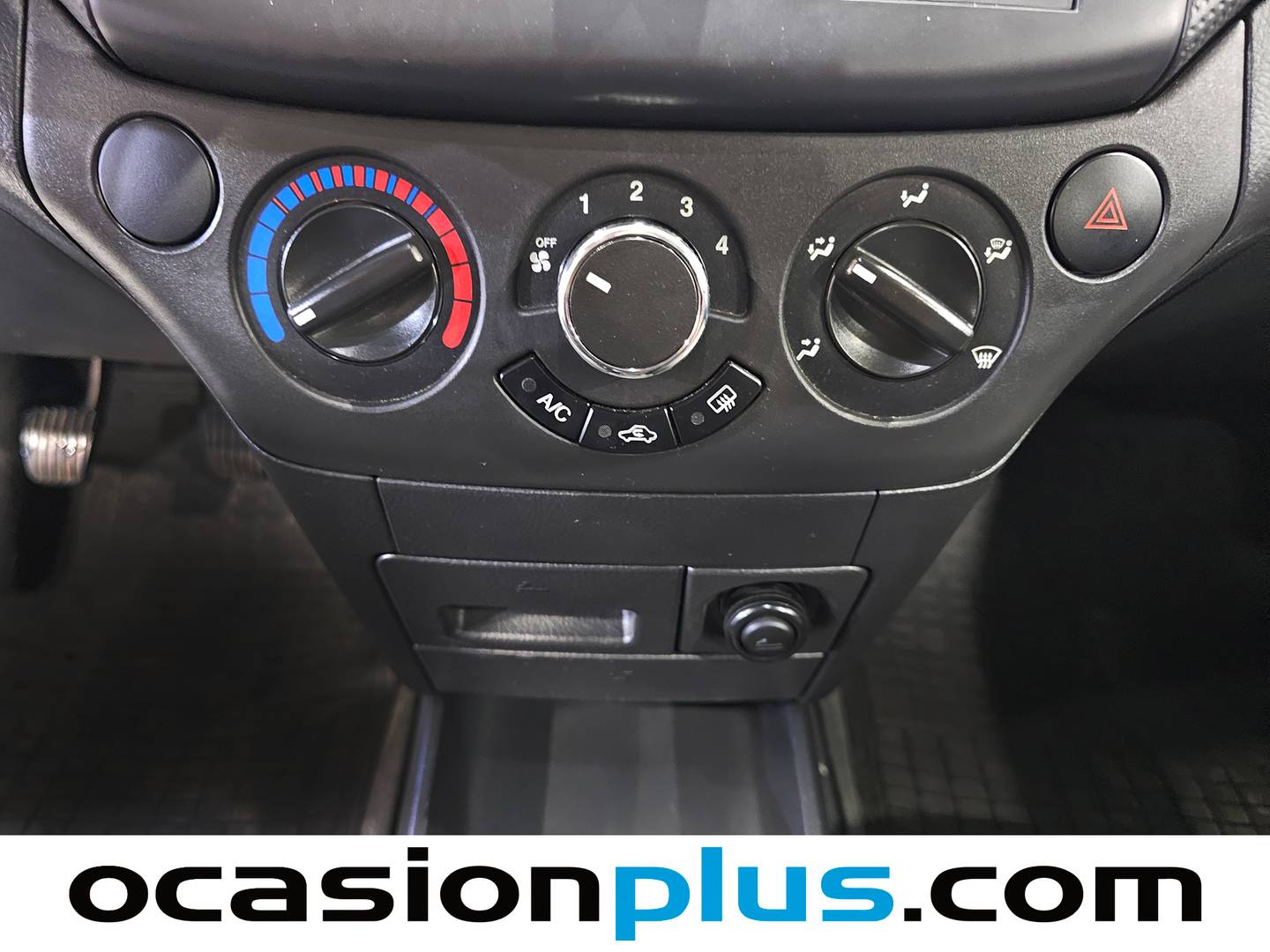 Extras y acabados del Chevrolet Aveo Chevrolet Aveo 1.2 16v LS (84 CV)
