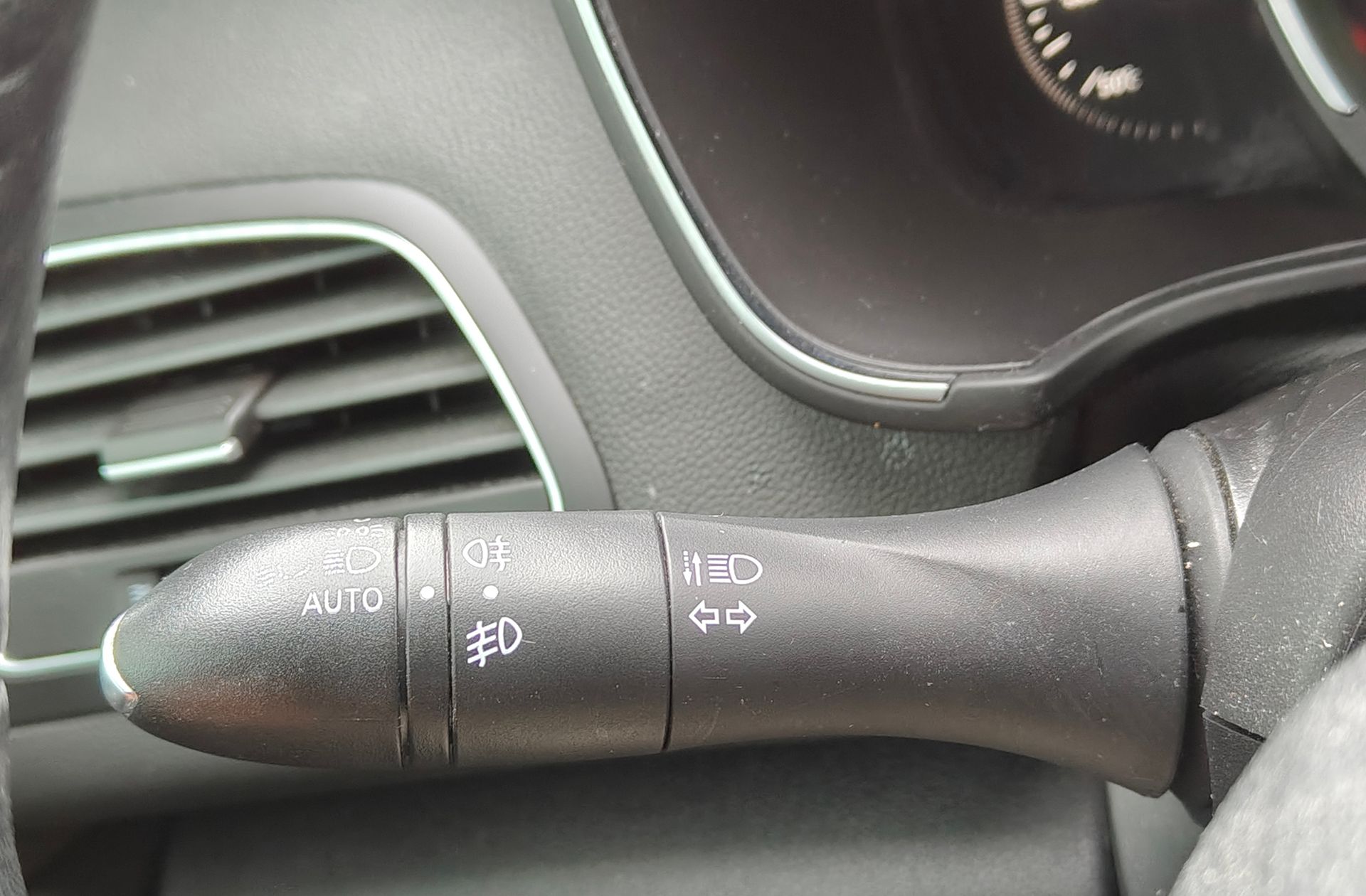 Renault Mégane Zen Energy TCe EDC - foto 23