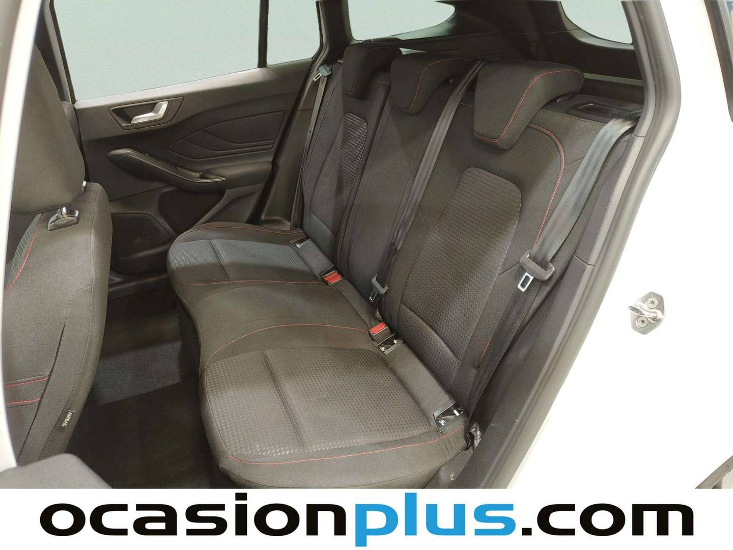 Foto asientos traseros Ford Focus Ford Focus 1.0 Ecoboost MHEV ST-Line Auto (155 CV)