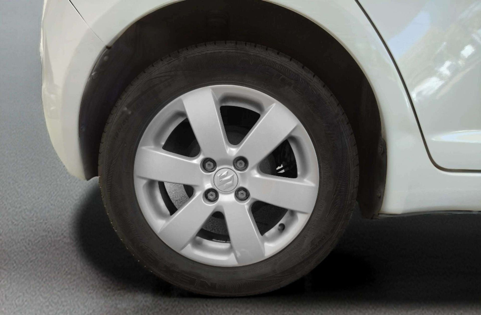 Suzuki Swift 1.3 GL - foto 30