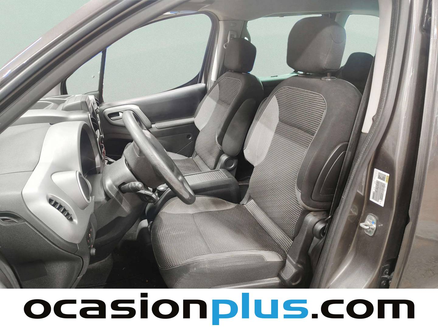 Foto asientos delanteros Peugeot Partner Peugeot Partner Tepee BlueHDi 120 Adventure Edition (120 CV)