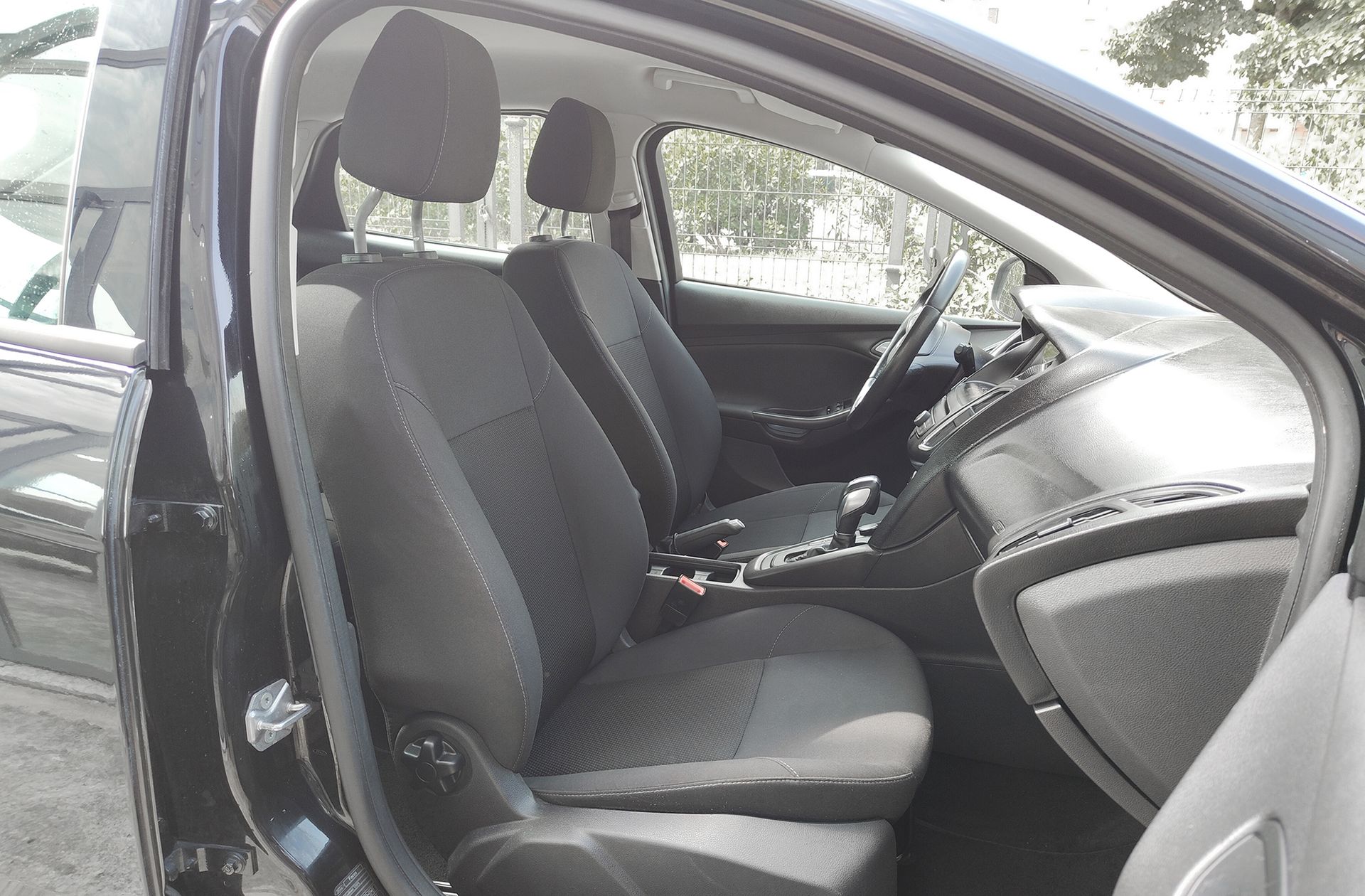 Ford Focus 1.0 EcoBoost Trend+ - foto 19