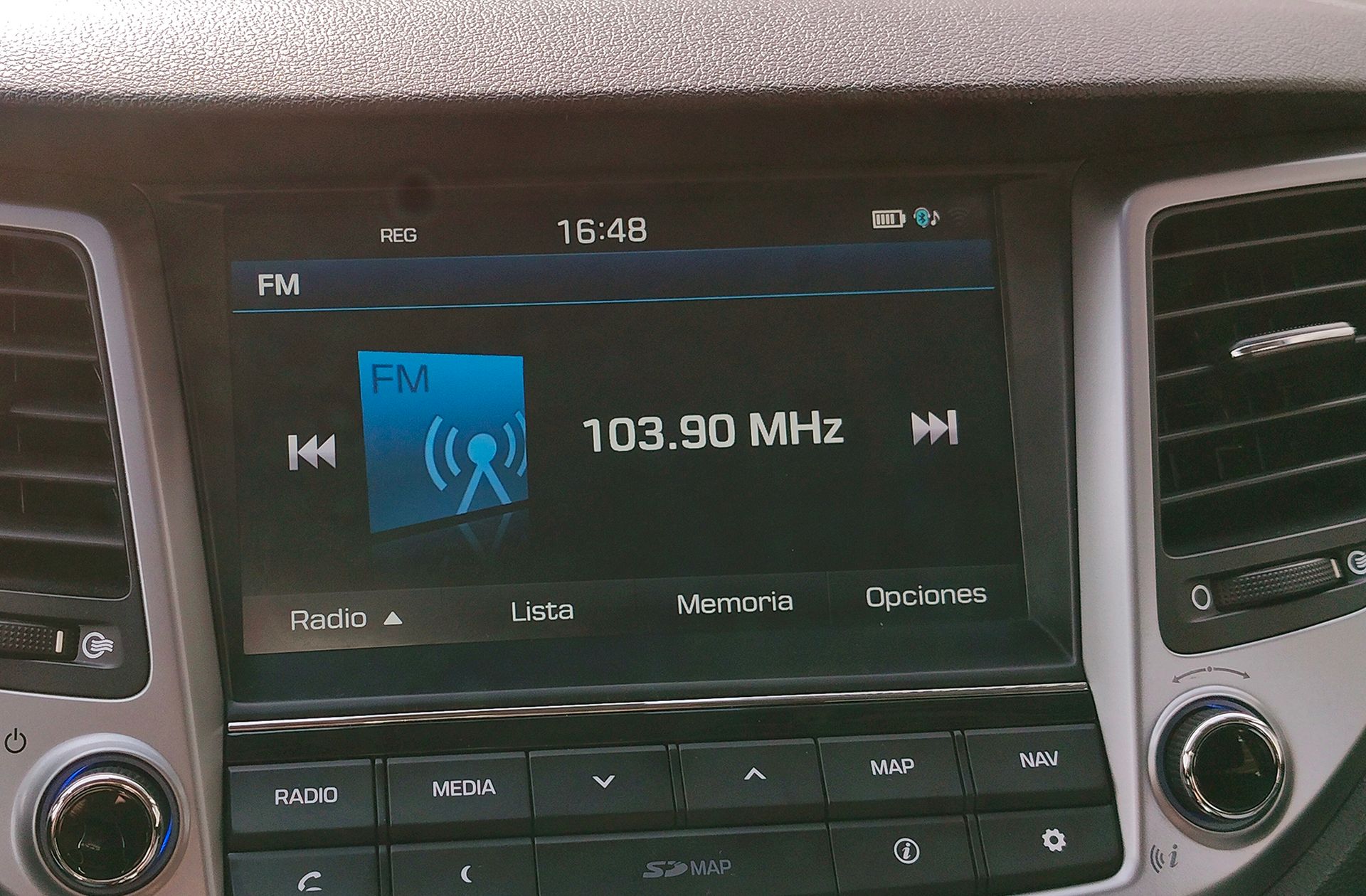 Hyundai Tucson 1.6 GDI BlueDrive 25 Aniversario 4x2 - foto 27