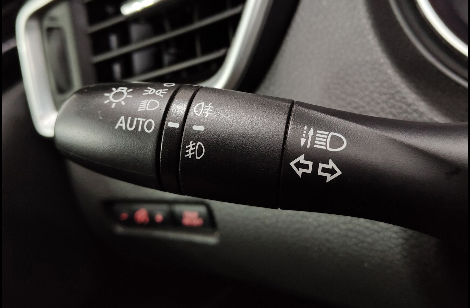 Nissan Qashqai DIG-T 140 N-Connecta 4x2 - foto 25