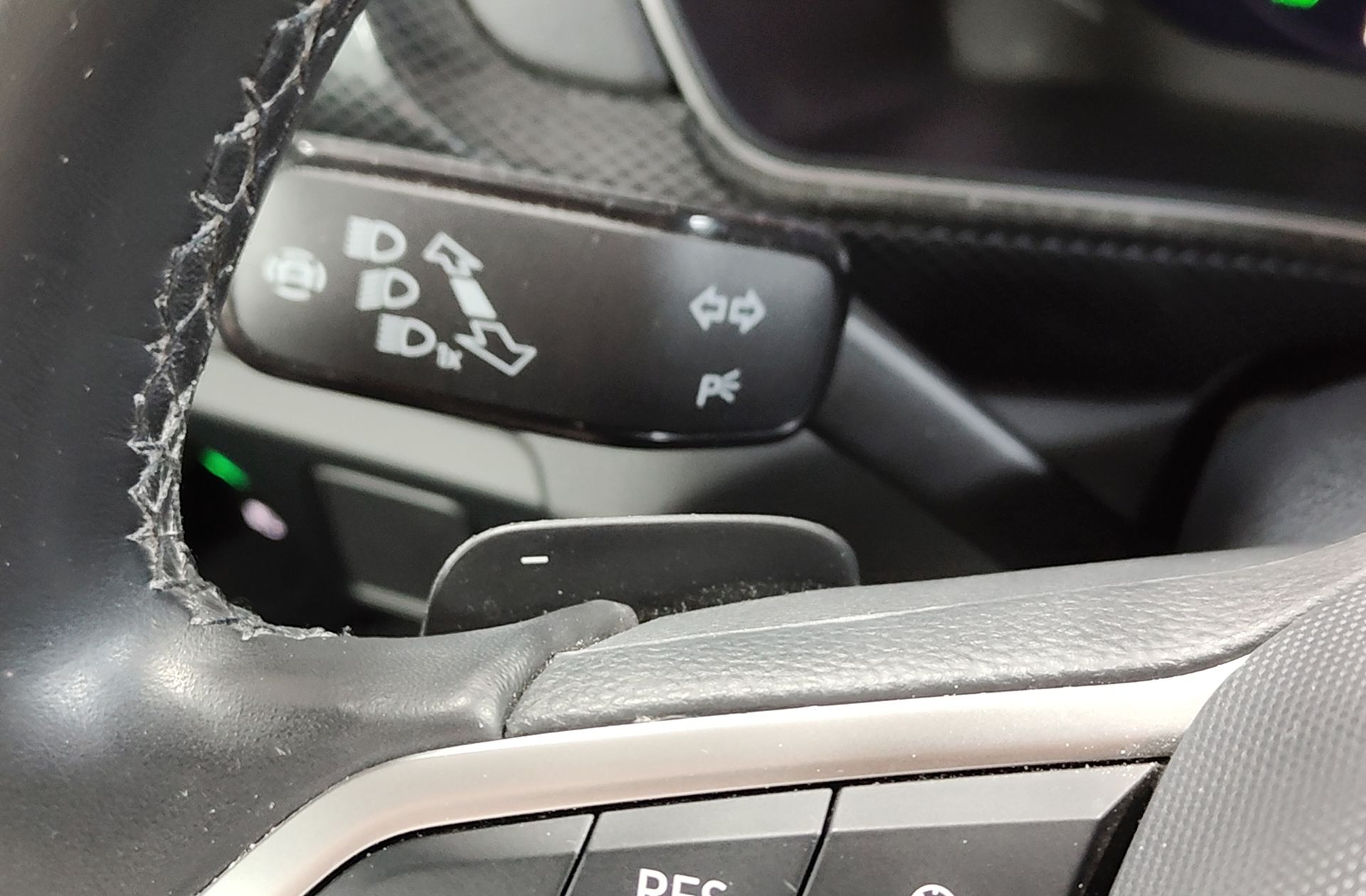 Volkswagen T-Cross R-Line 1.0 TSI DSG - foto 33