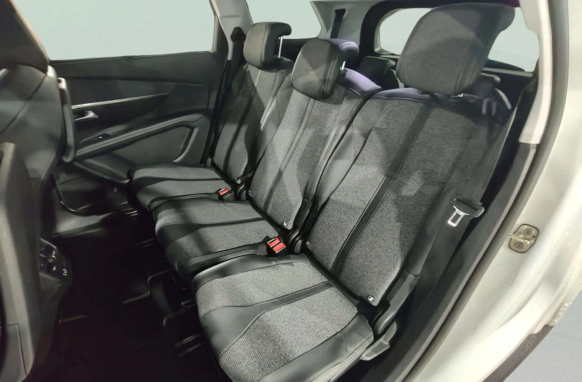 Peugeot 5008 PureTech 130 Allure 7 plazas - foto 14