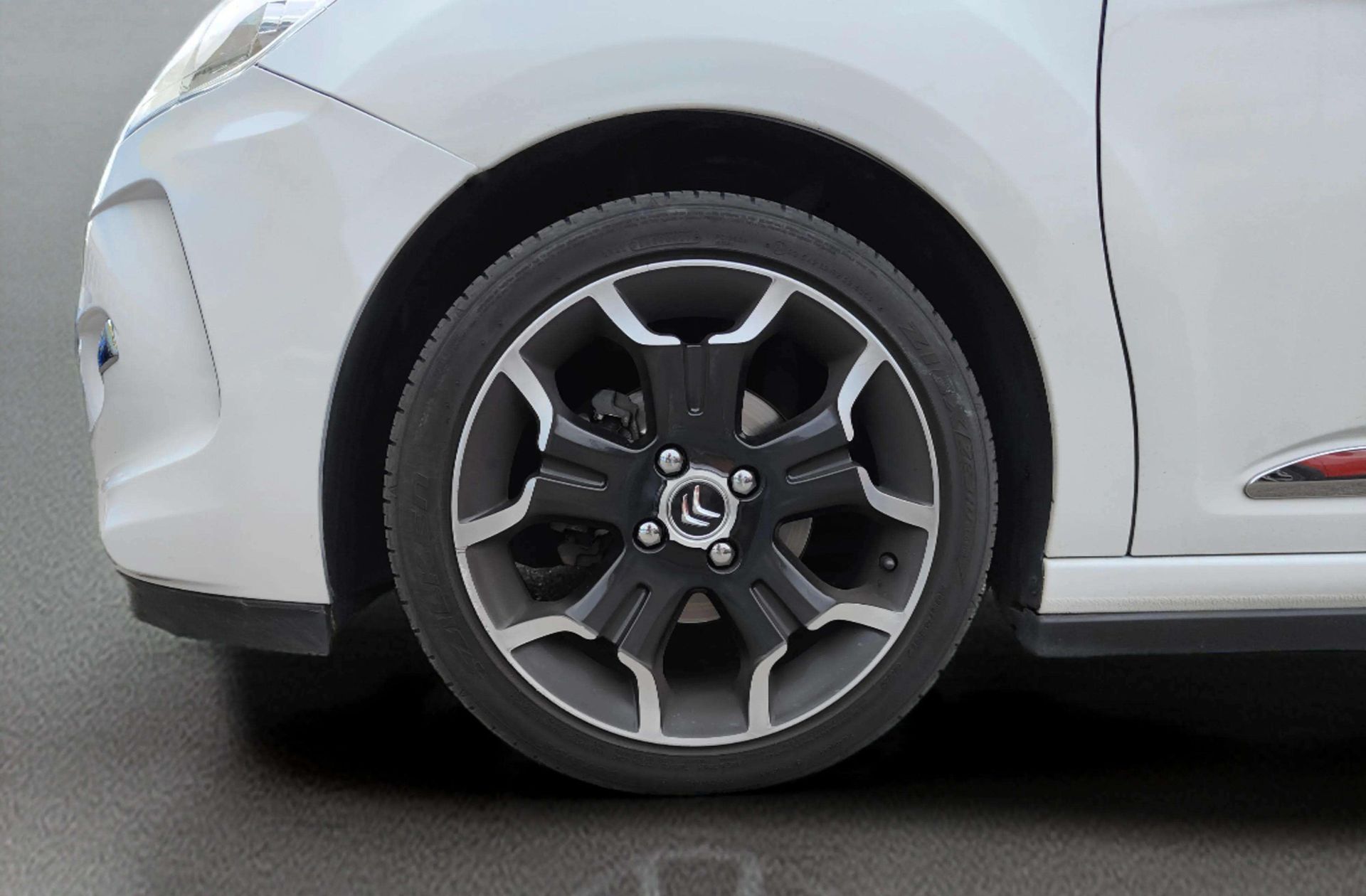 Citroën DS3 E-HDi 110 Sport - foto 34