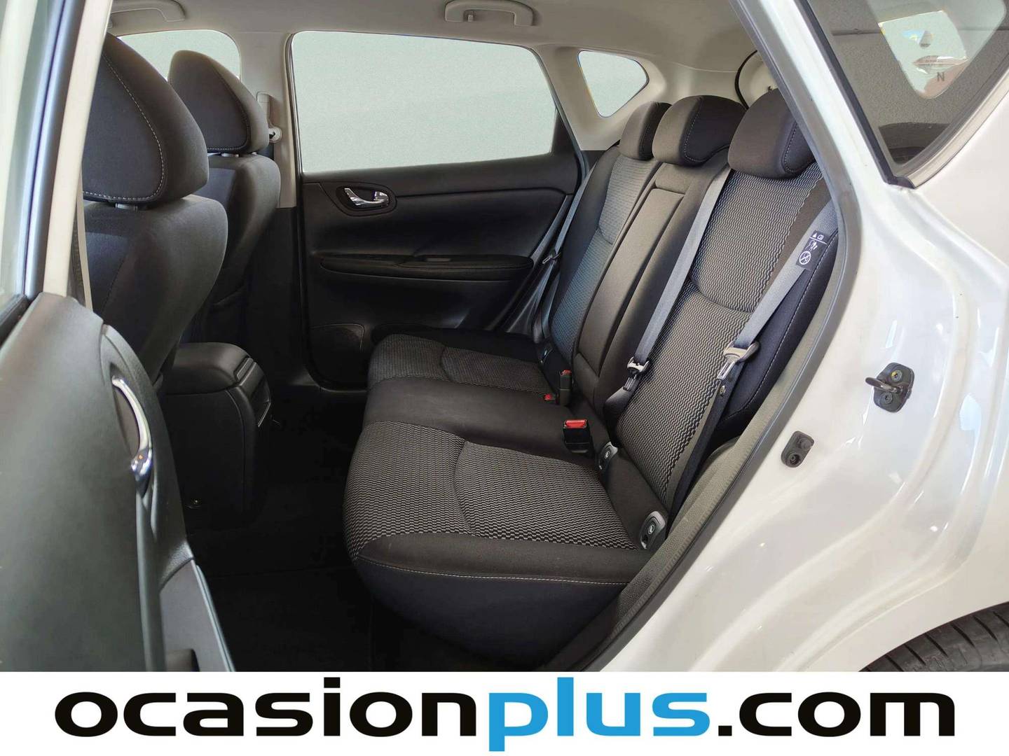 Foto asientos traseros Nissan PULSAR Nissan Pulsar 1.5 dCi Acenta (110 CV)