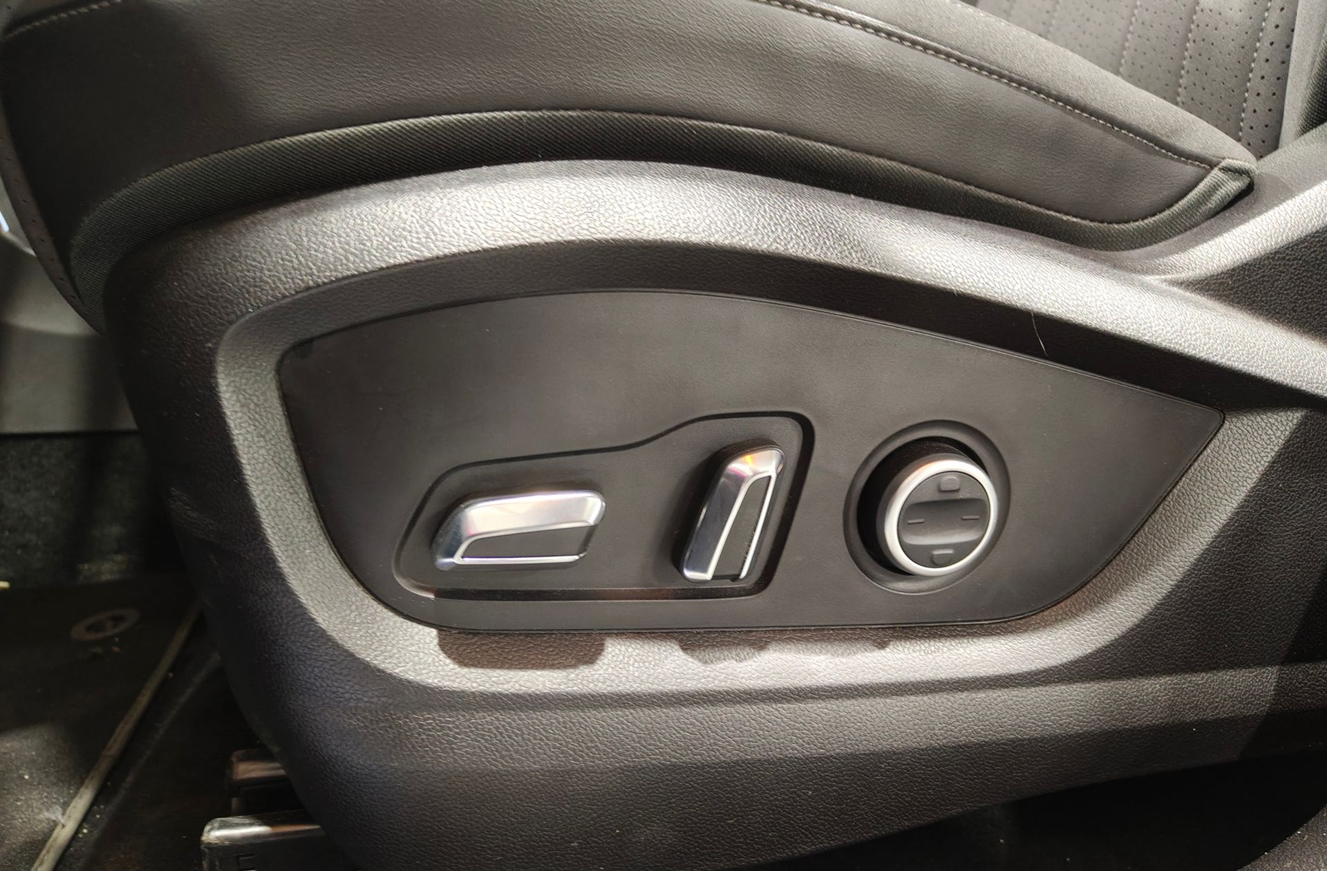 Ebro s800 1.6 T-GDi Luxury DCT - foto 8