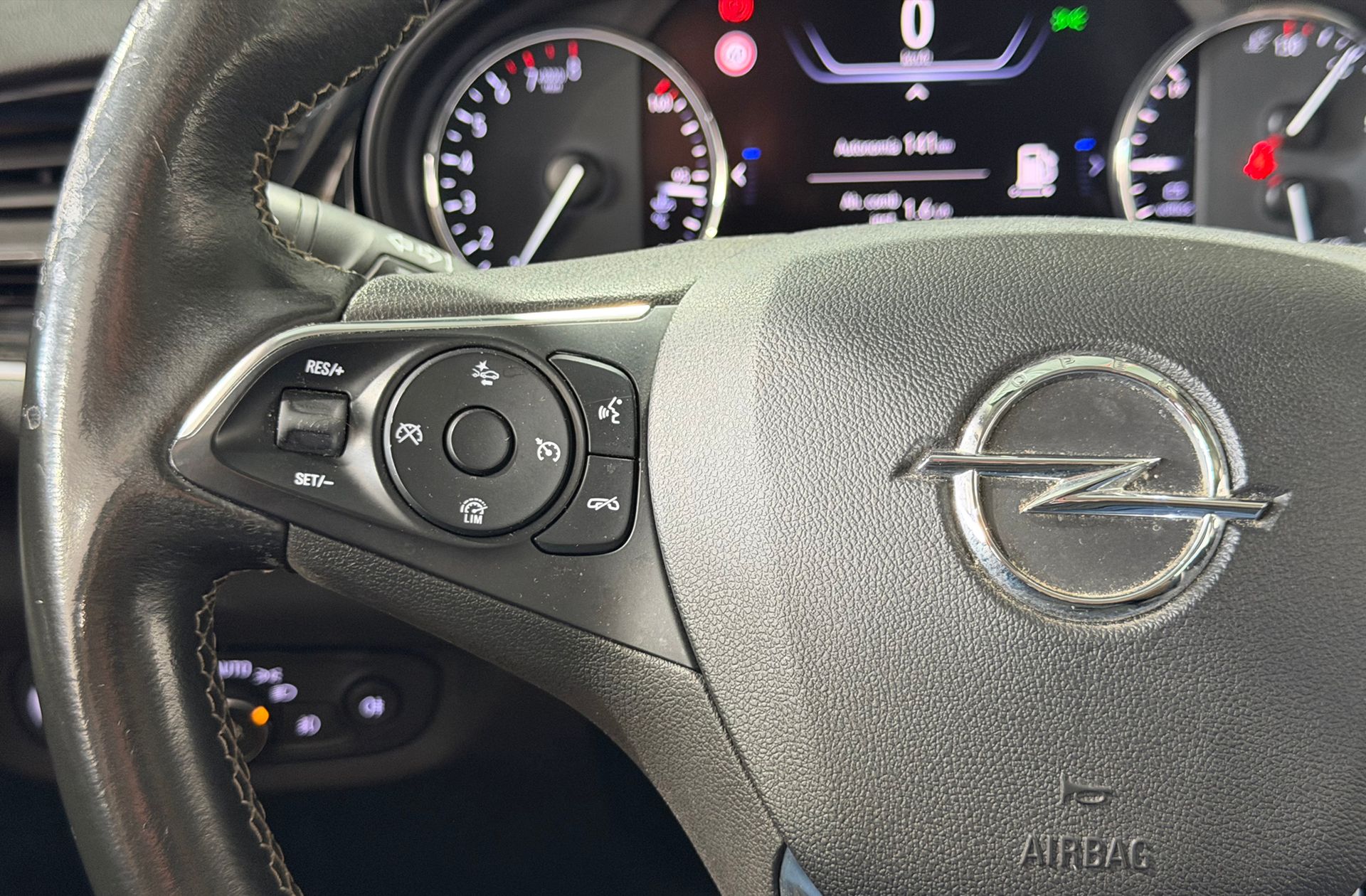 Opel Insignia 2.0T SHT Business Elegance AT9 - foto 29