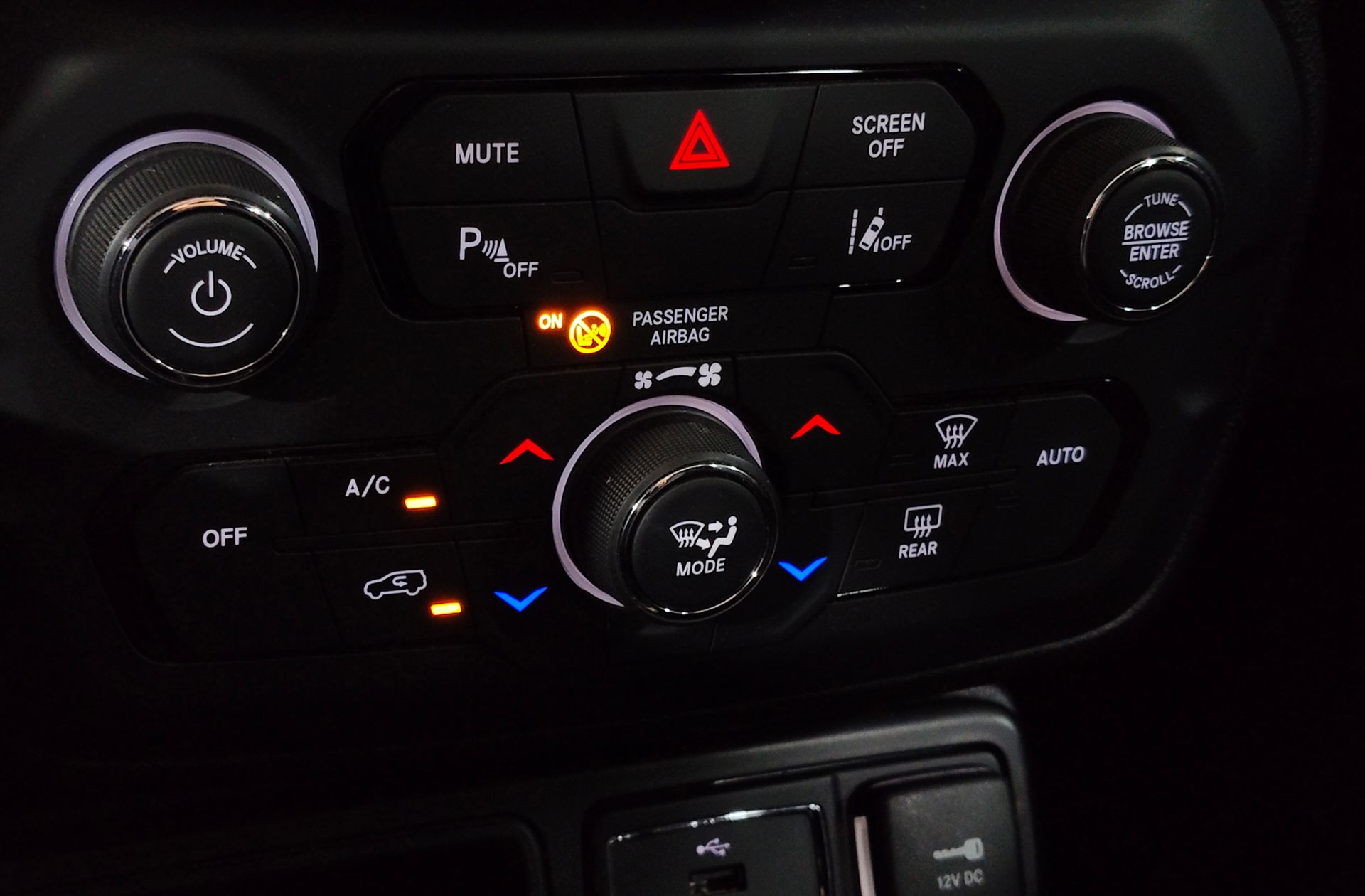 Jeep Renegade 1.4 MultiAir Limited 4x2 - foto 31