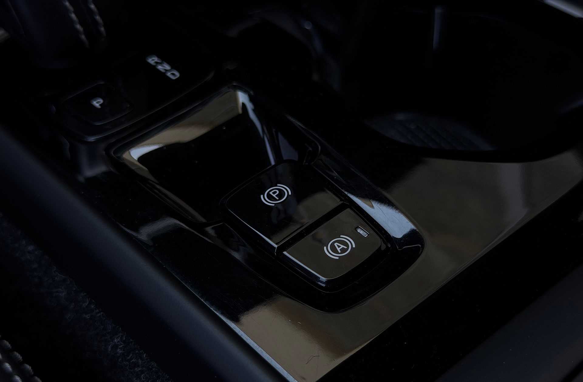 Volvo XC40 T3 R-Design - foto 30