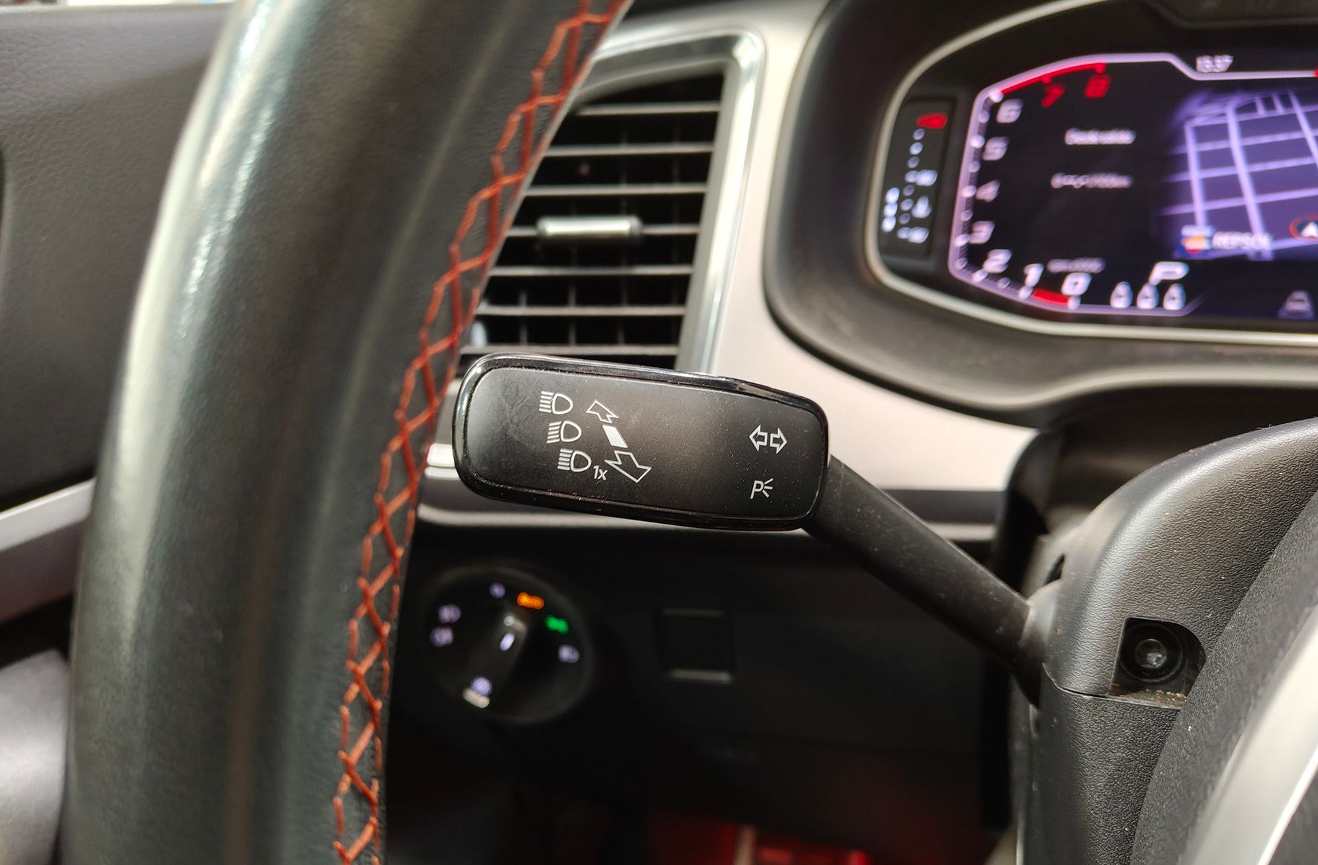 SEAT Ateca 2.0 TSI FR Go 4Drive DSG - foto 32