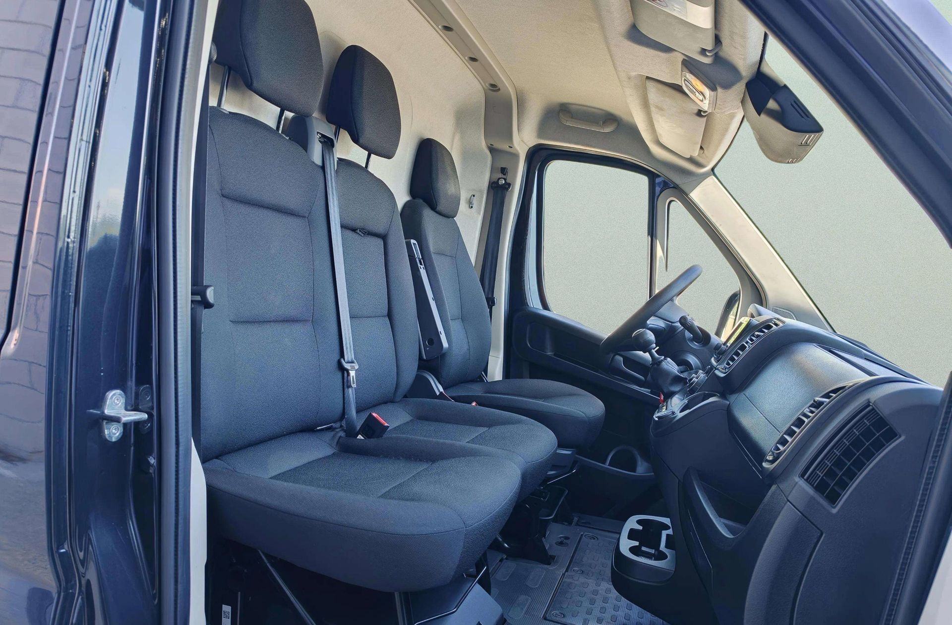 Citroën Jumper BlueHDi 140 35 L3H2 3 plazas - foto 13