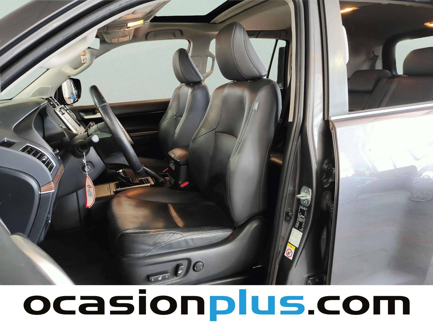 Foto asientos delanteros Toyota Land Cruiser Toyota Land Cruiser 2.8 D-4D VXL Aut. (177 CV) 7 Plazas