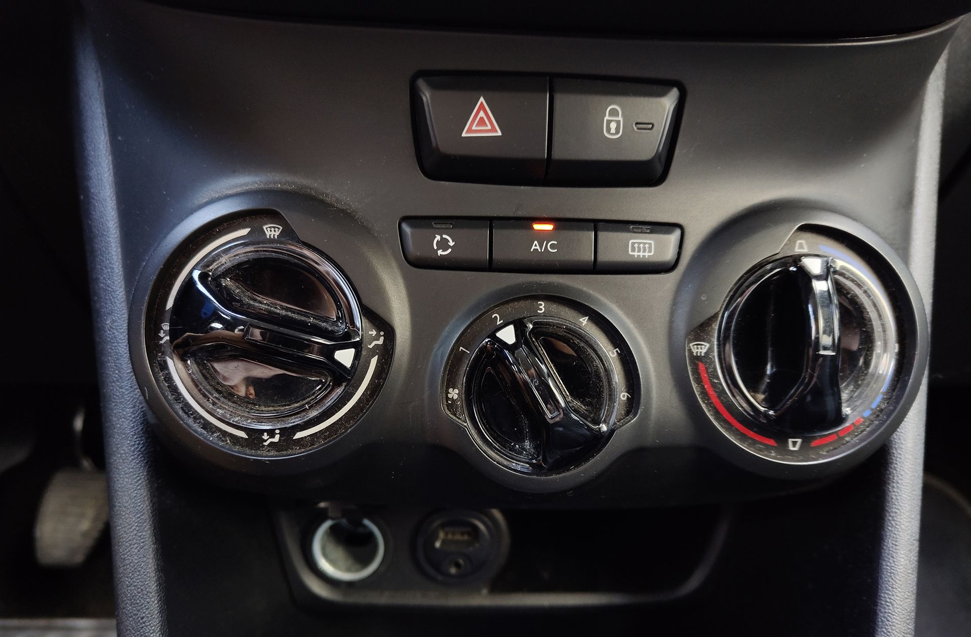 Peugeot 208 HDi 68 Style - foto 28