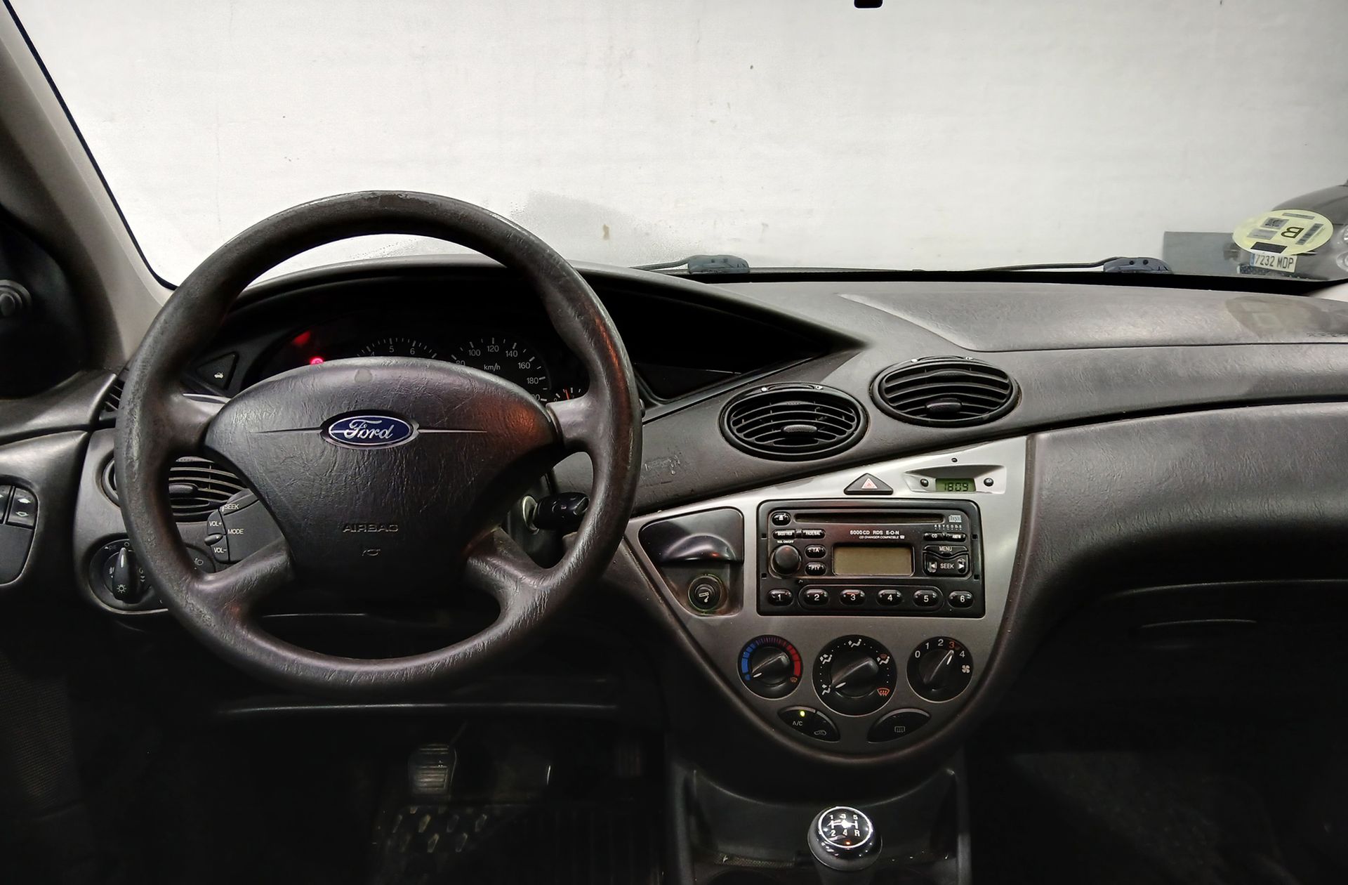 Ford Focus 1.6 Sedan Ghia - foto 6