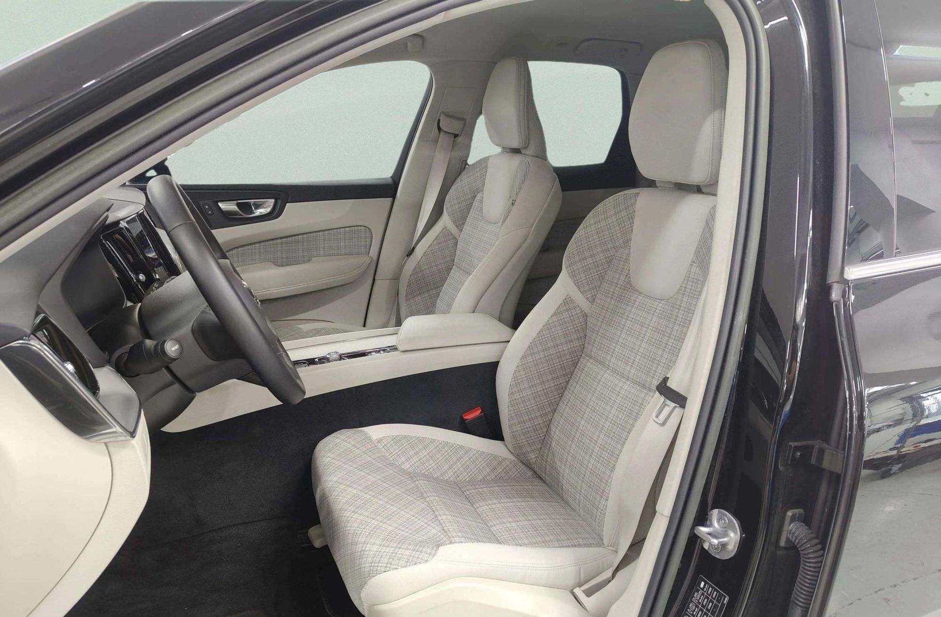 Volvo XC60 B4 D Core - foto 13