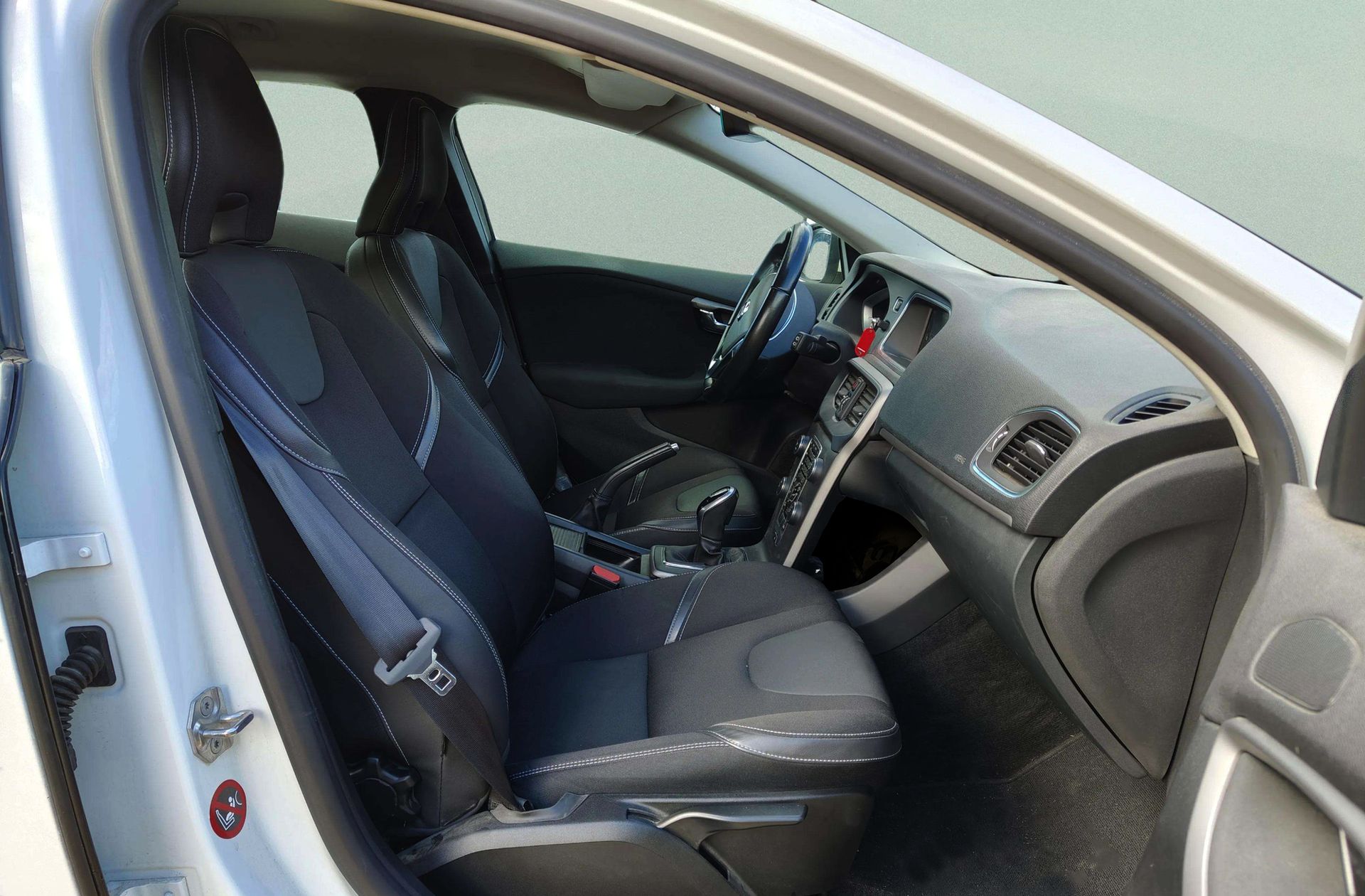 Volvo V40 D3 Momentum - foto 18