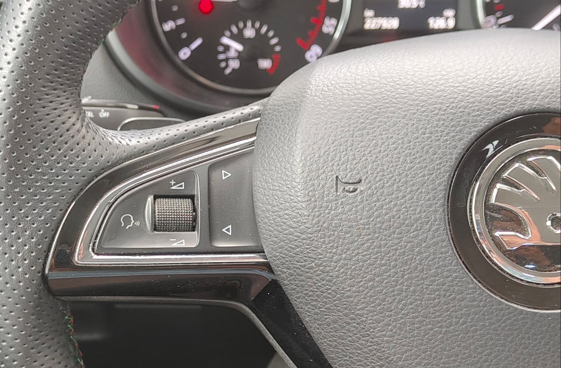 Škoda Octavia 1.6 TDI CR Like DSG - foto 21