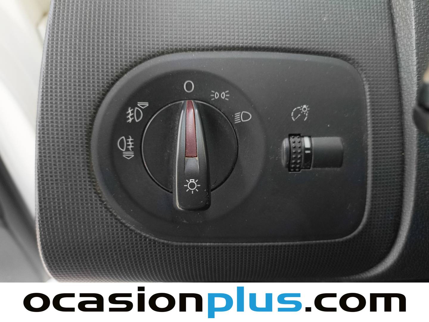 Equipamiento del Seat Ibiza Seat Ibiza SC 1.4 16v Sport (85 CV)