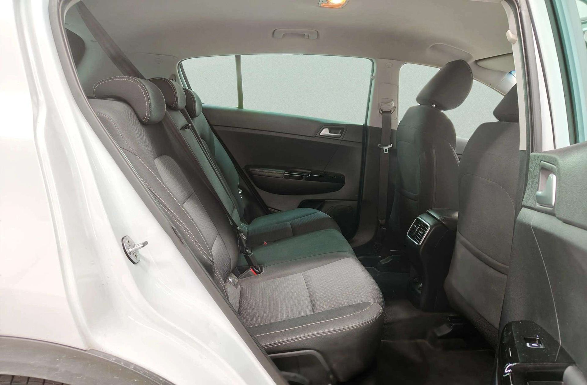 Kia Sportage 1.6 CRDi MHEV Drive Plus 4x2 - foto 20