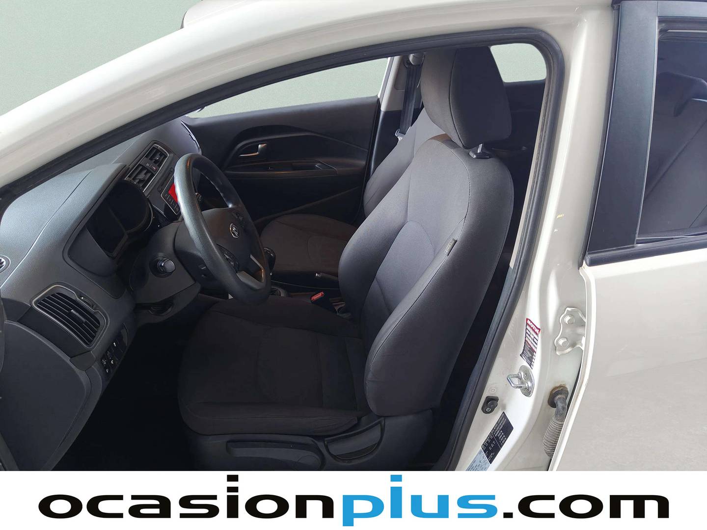 Foto asientos delanteros KIA Rio KIA Rio 1.1 CRDi WGT Concept (75 CV)