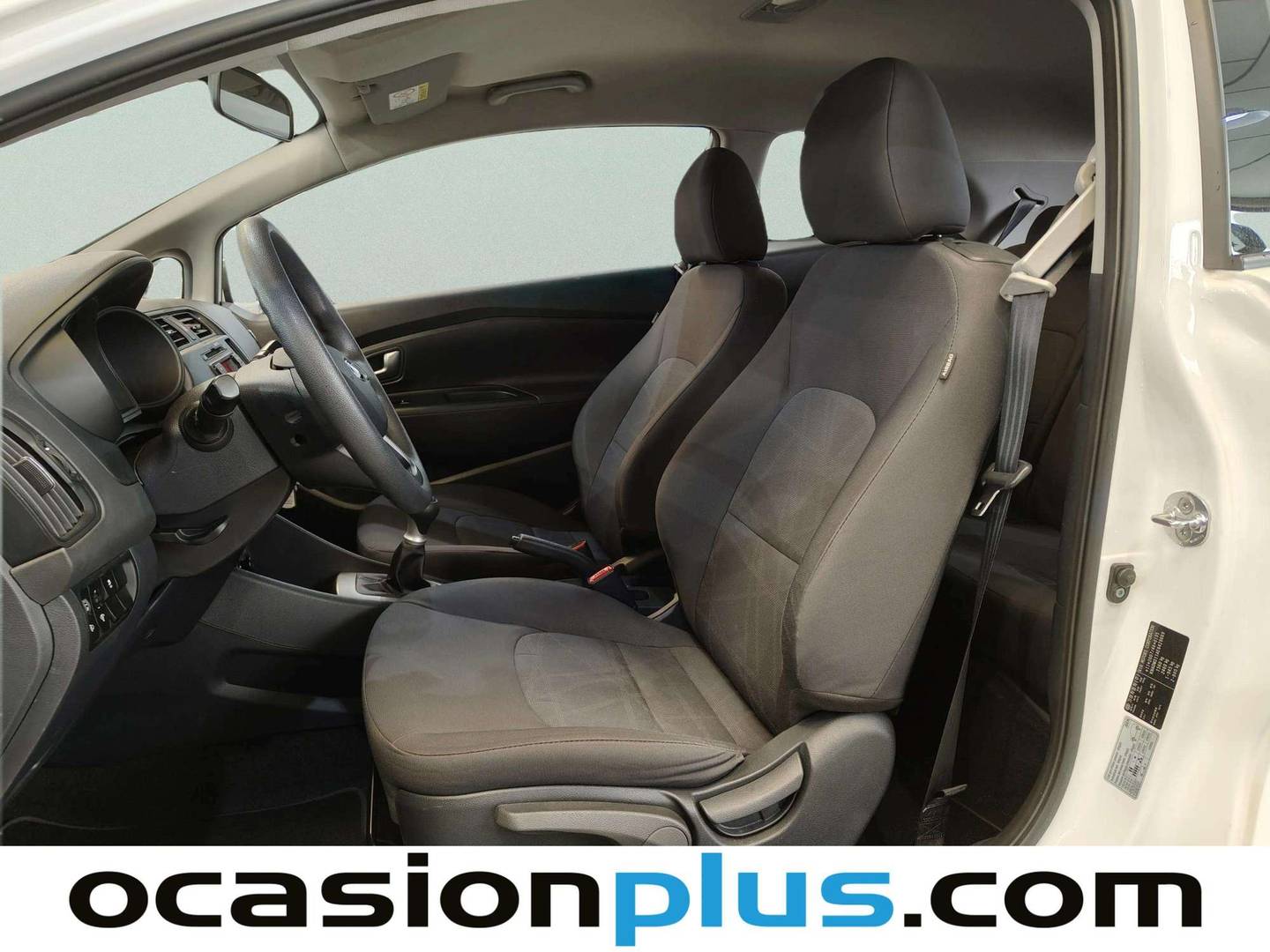 Foto asientos delanteros KIA Rio KIA Rio 1.2 CVVT Concept (85 CV)