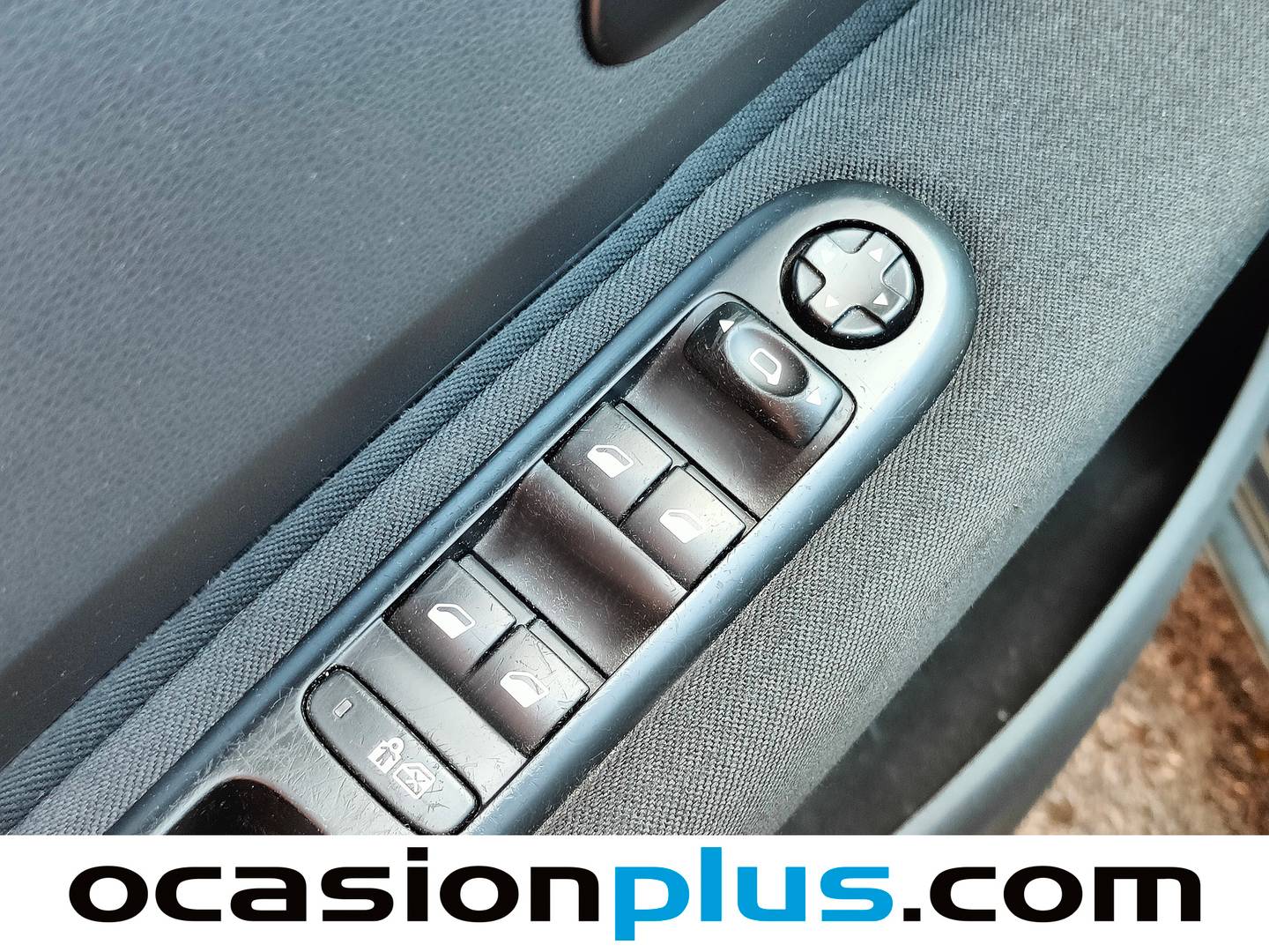 Peugeot 5008 Peugeot 5008 Active VTi (120 CV) 7 Plazas 2012