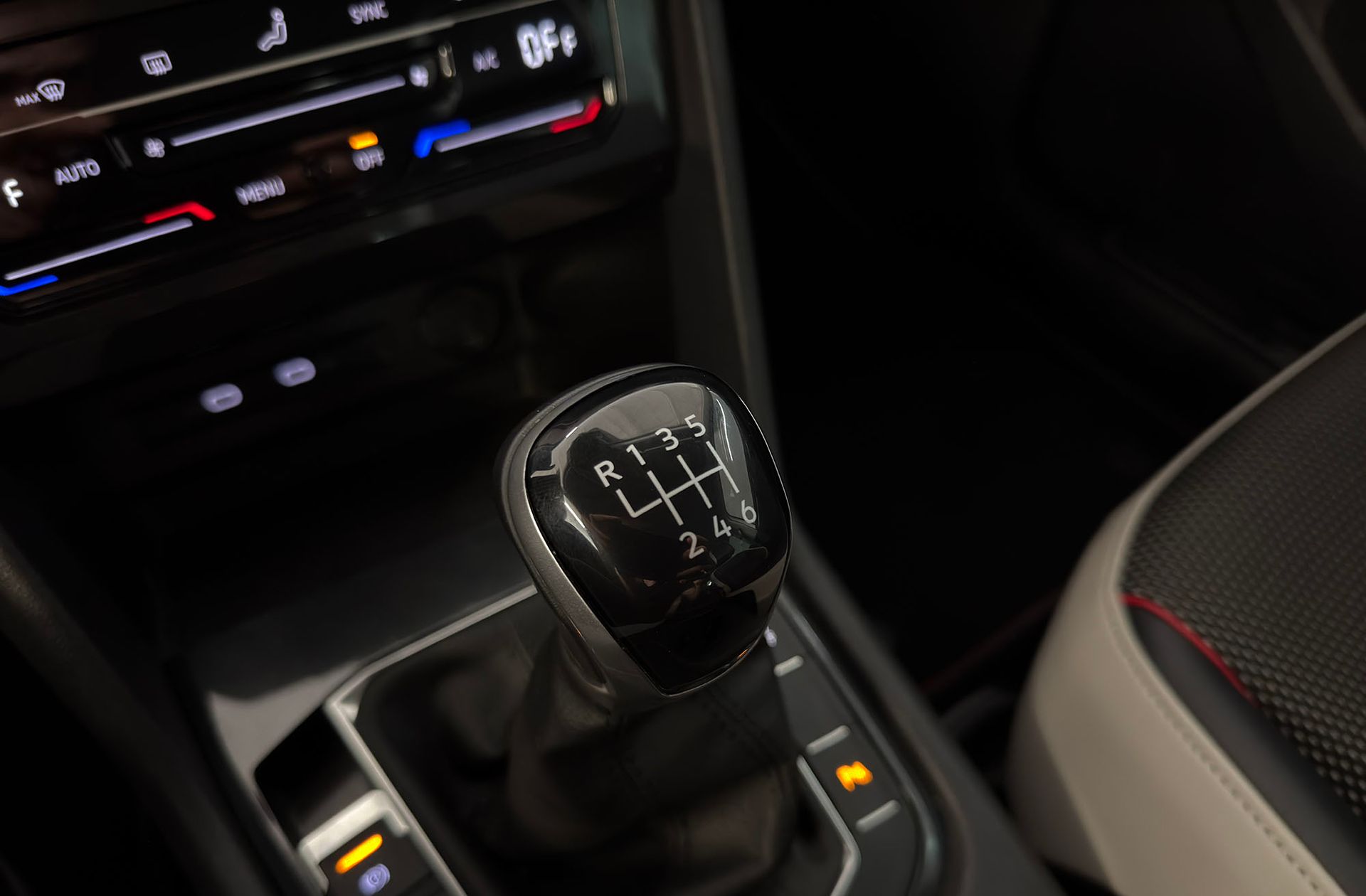 Volkswagen Tiguan Urban Sport 1.5 TSI - foto 5