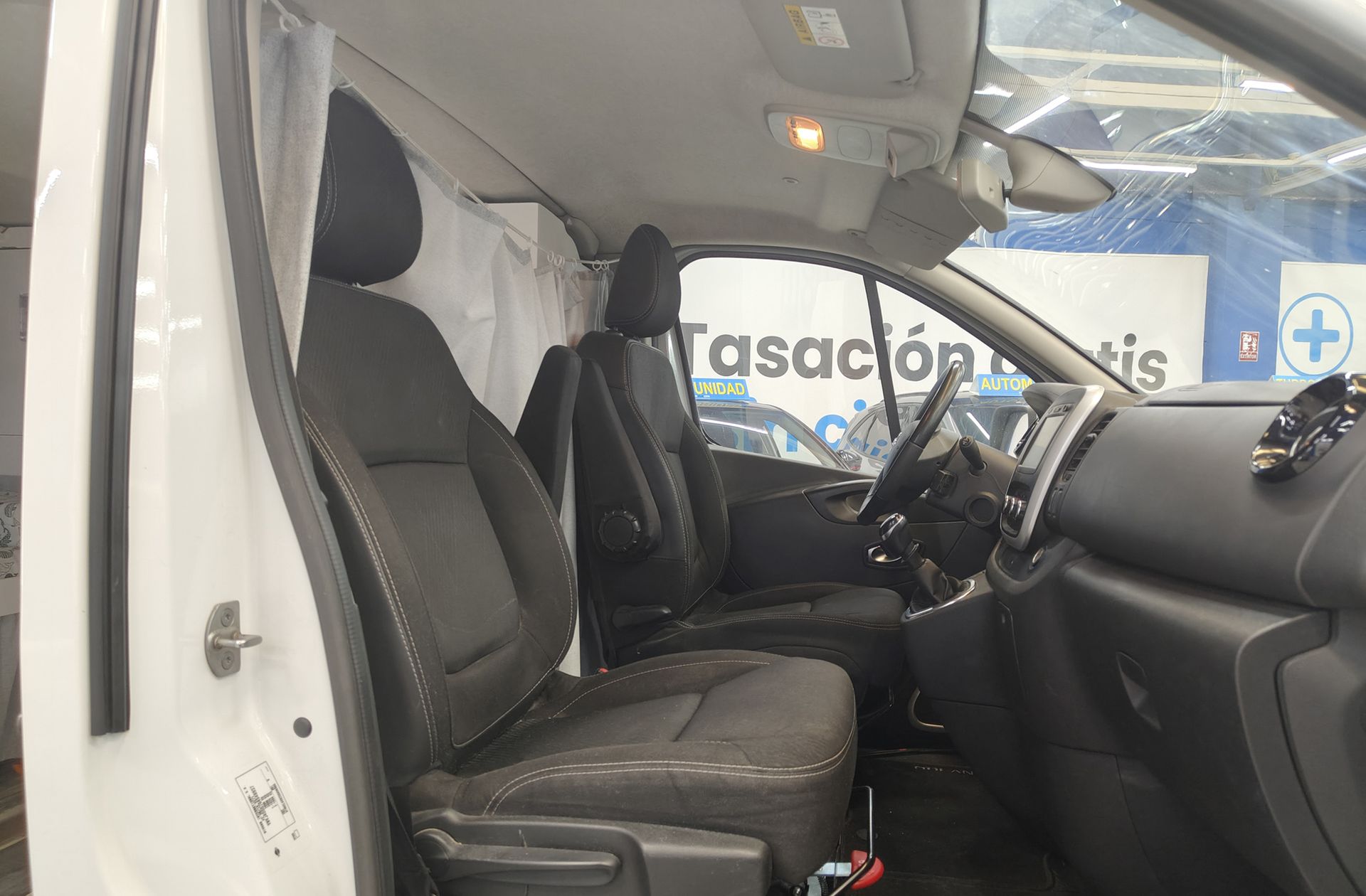 Nissan NV300 Combi 2.0 dCi L1H1 1T Premium Camperizada 2 plazas - foto 21