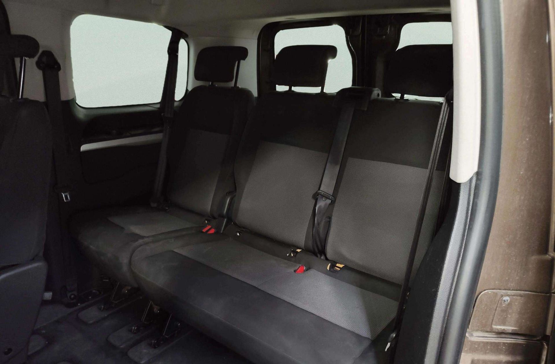 Toyota Proace Verso 2.0D VX Plus Shuttle L1 - foto 13