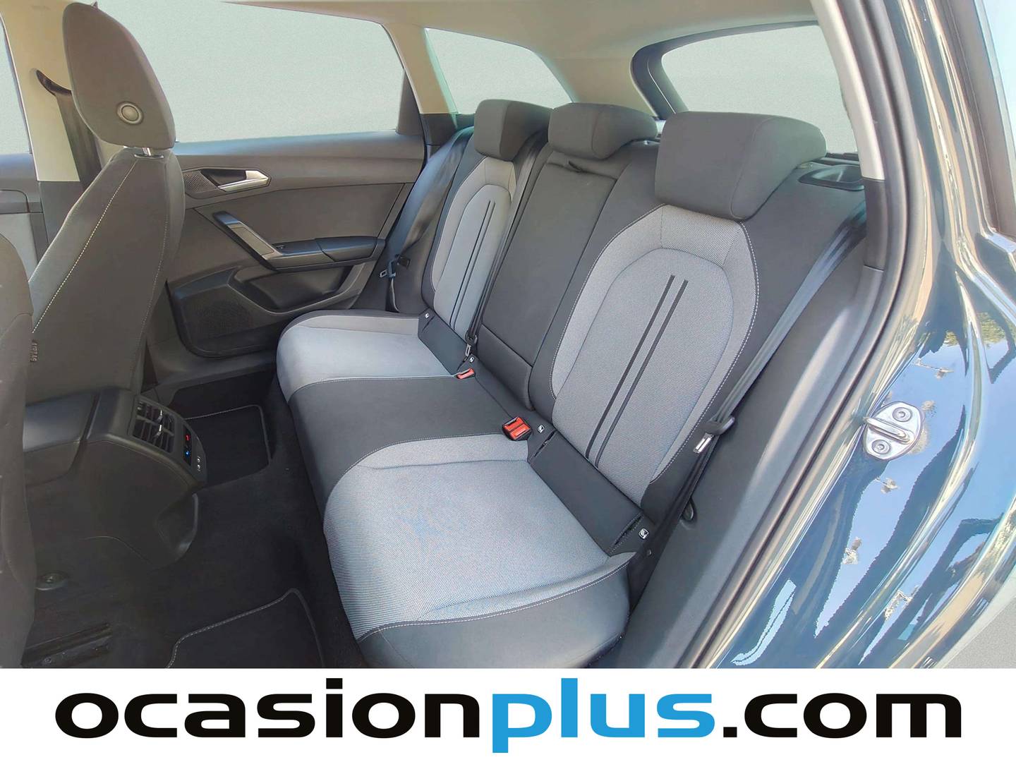Foto asientos traseros Seat León Seat León ST 1.5 eTSI Style 25 Aniversario DSG (116 CV)