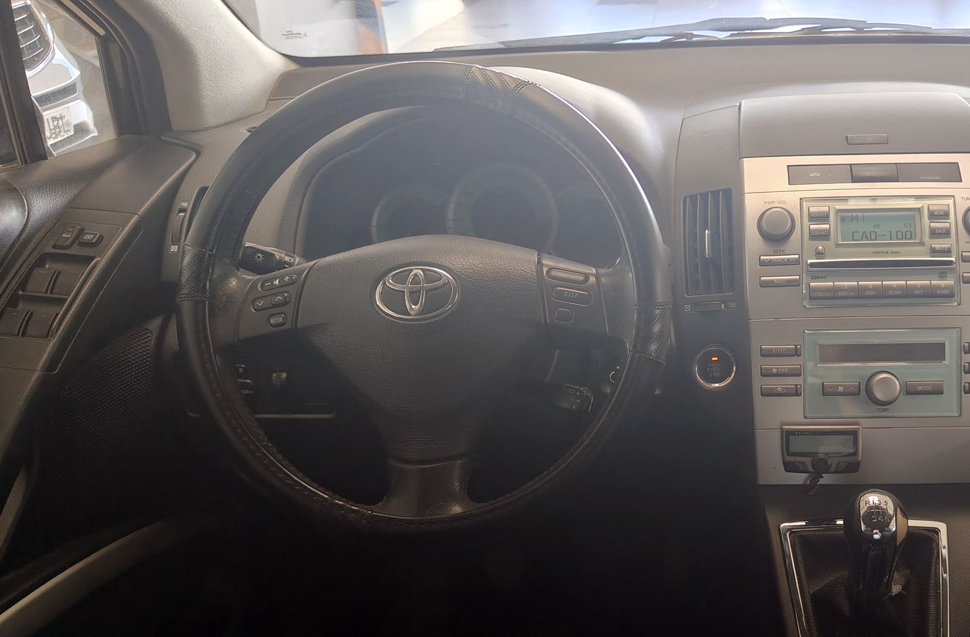 Toyota Corolla 2.2 D-4D Sport 7 plazas - foto 18
