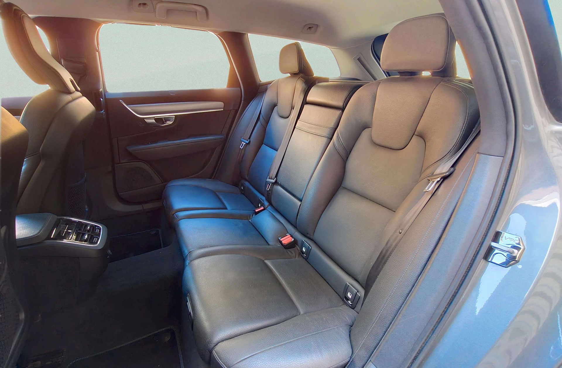 Volvo V90 D4 Momentum - foto 15