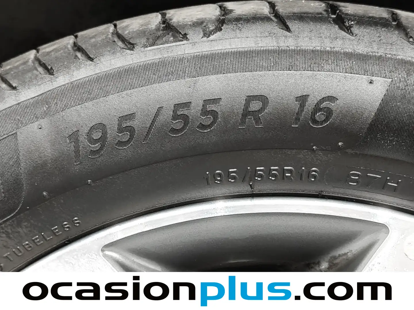 Foto KIA Stonic Kia Stonic 1.0 T-GDi MHEV Drive DCT (120 CV)