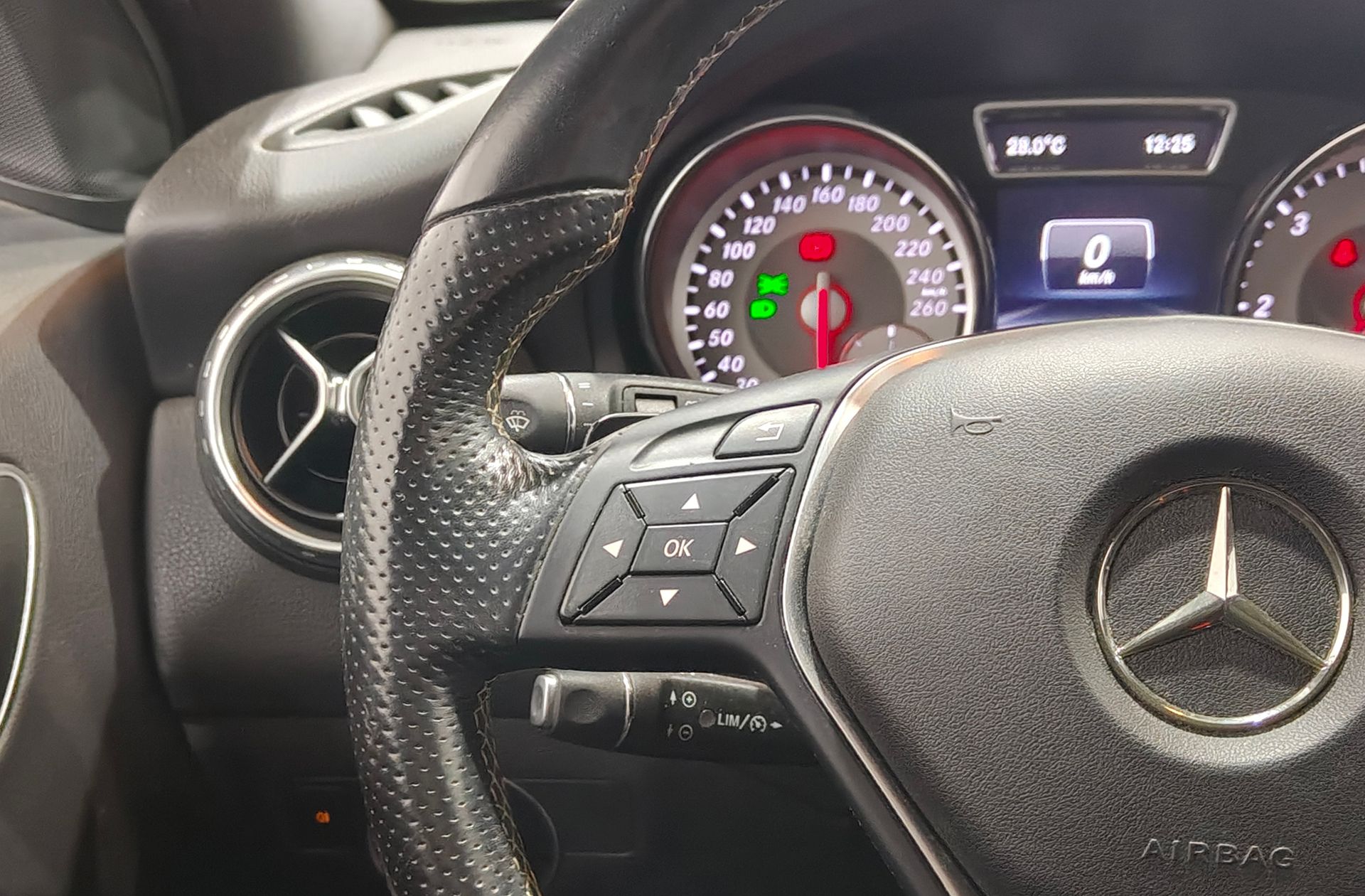 Mercedes-Benz GLA 220 CDI Edition 1 - foto 27