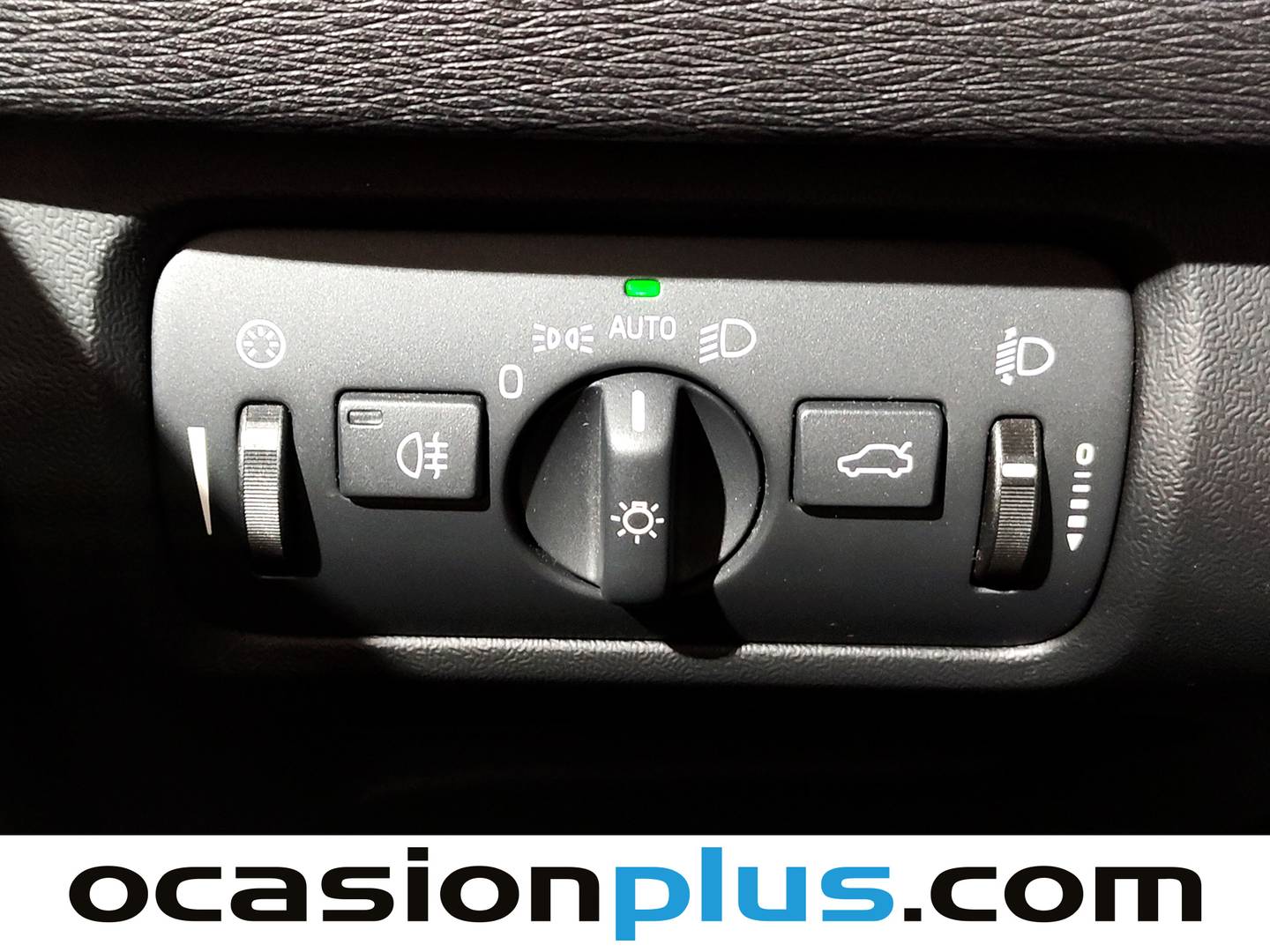 Extras y acabados del Volvo V40 Cross Country Volvo V40 Cross Country D2 Momentum (120 CV)