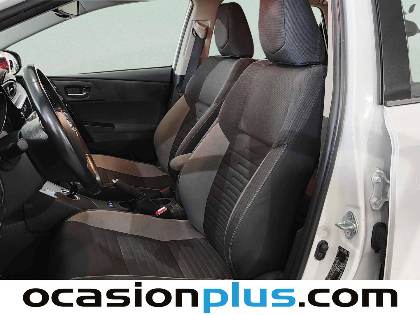 Foto asientos delanteros Toyota Auris Toyota Auris 1.8 Hybrid Active (136 CV)