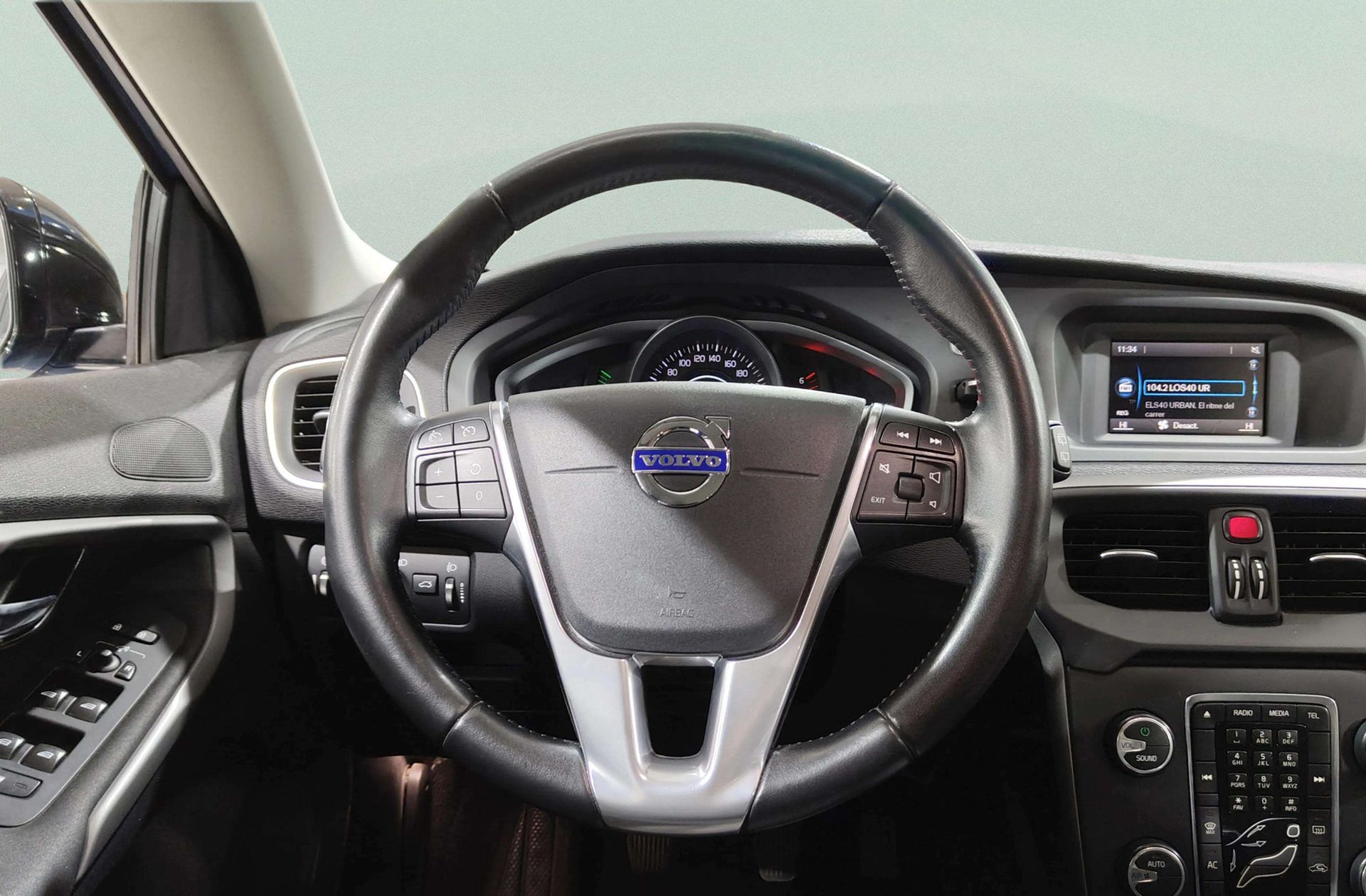 Volvo V40 D2 Momentum - foto 17